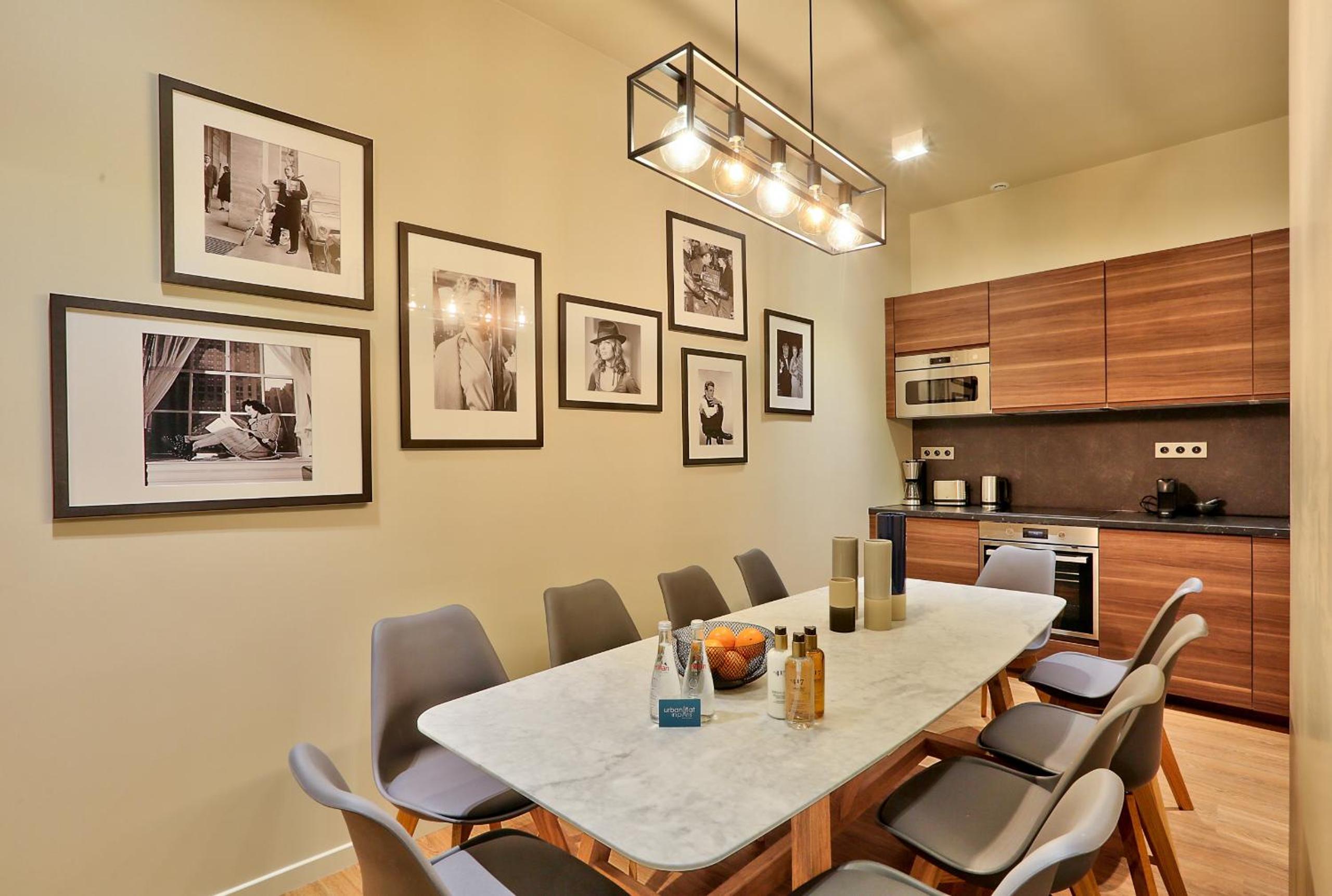 Apartment photo 2