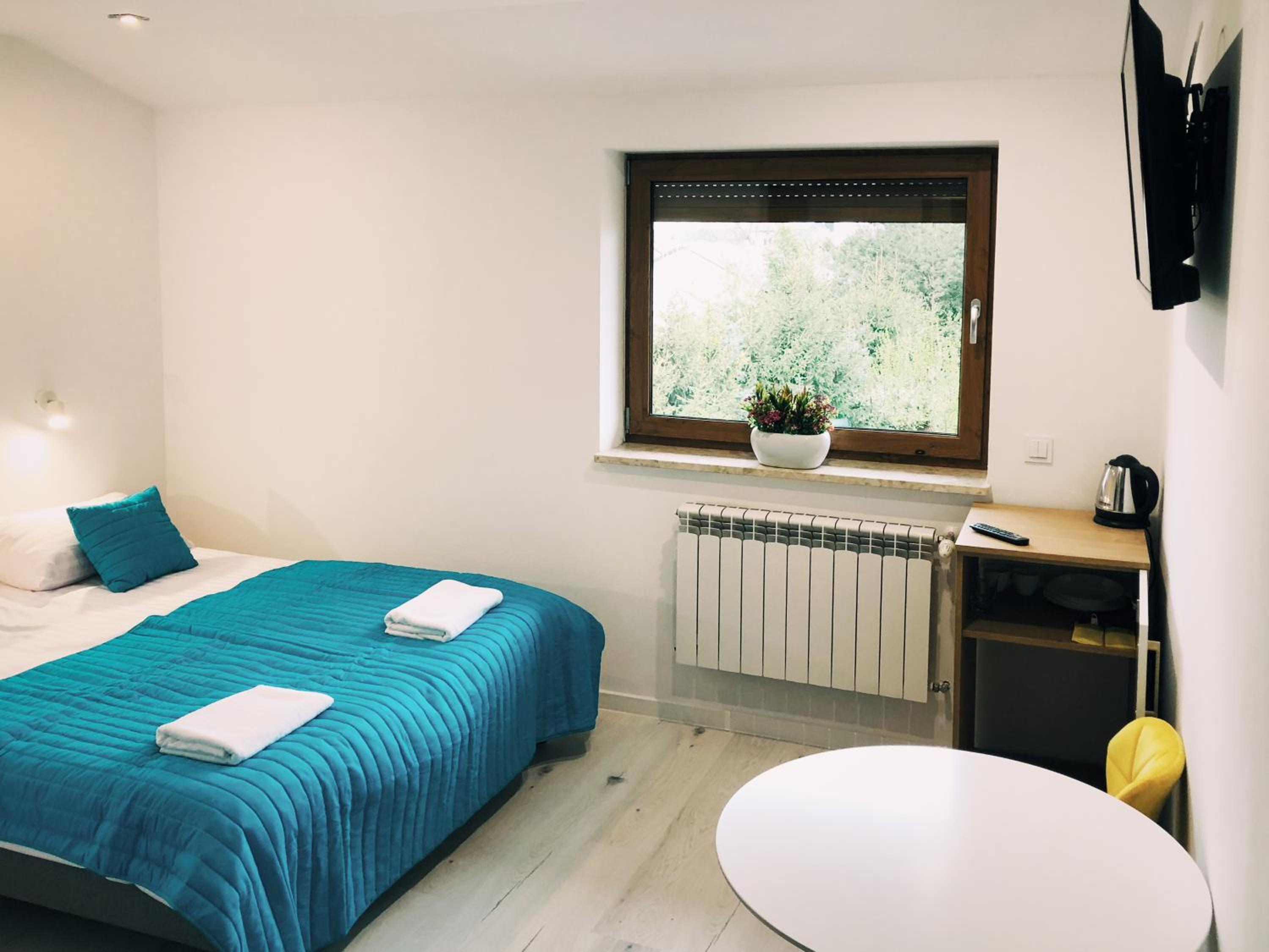 Double Room with Private Bathroom - Photo 7