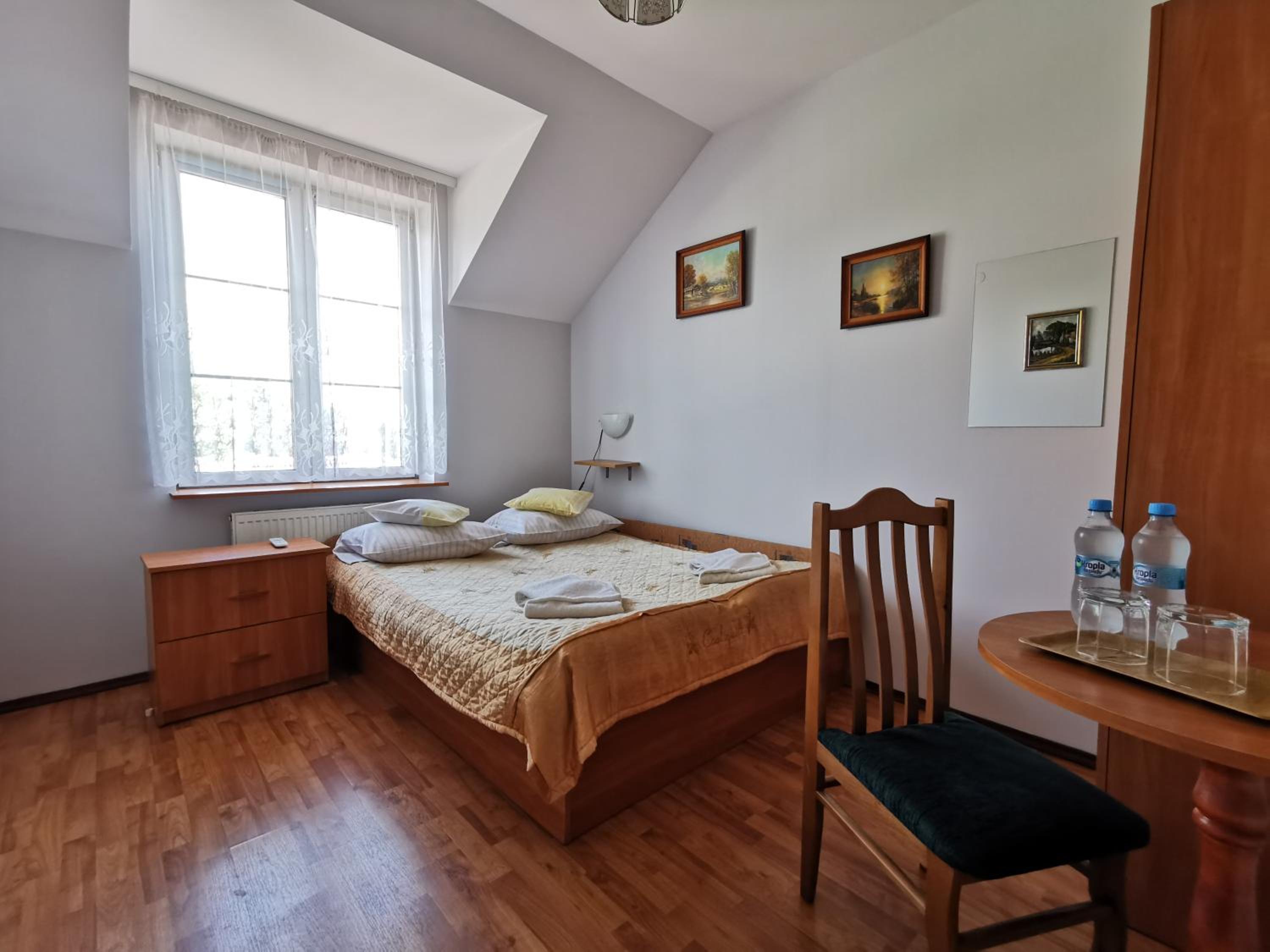 Double Room with Private Bathroom - Photo 1