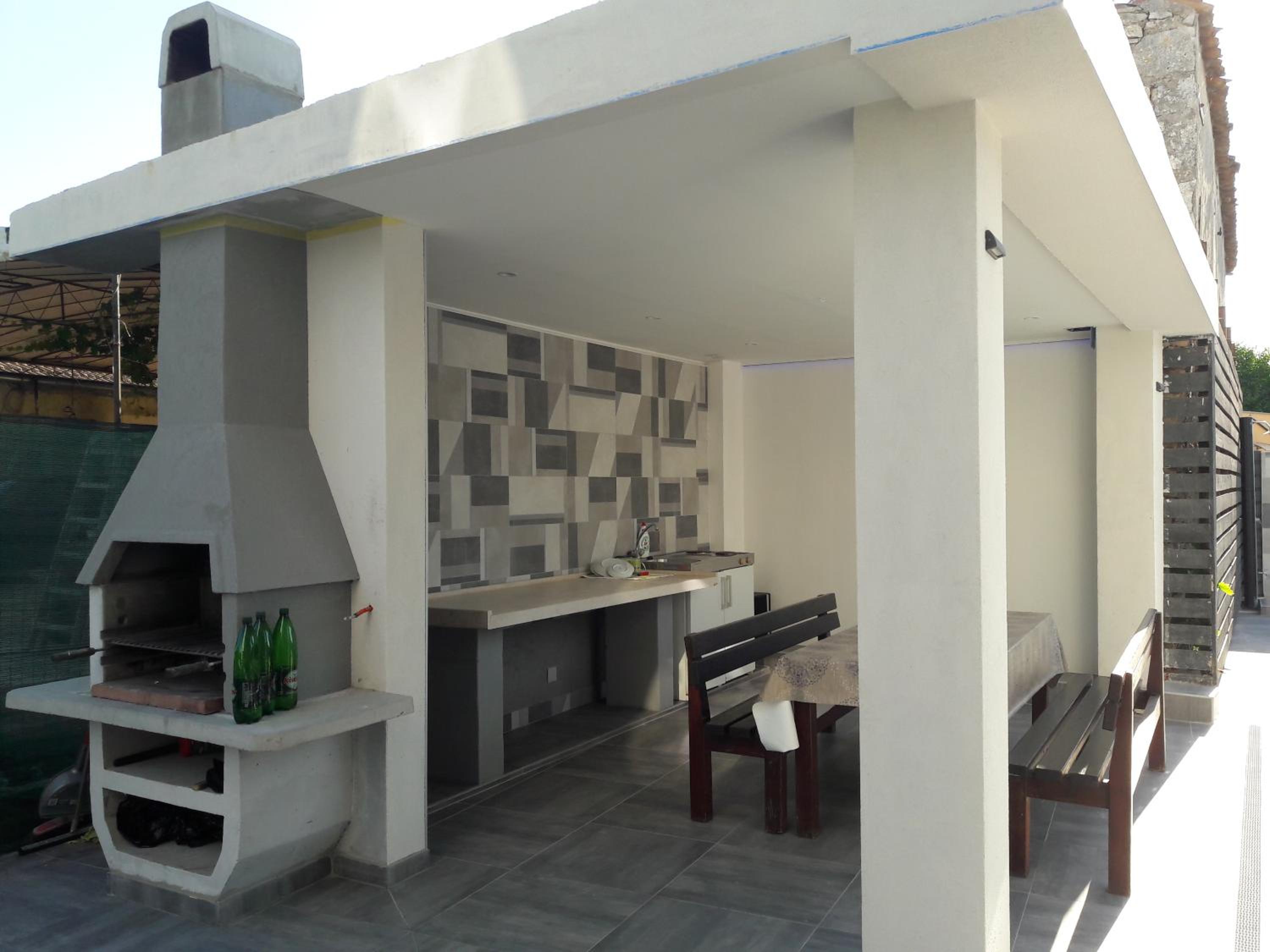 Deluxe Double Room (2 Adults + 1 Child)
