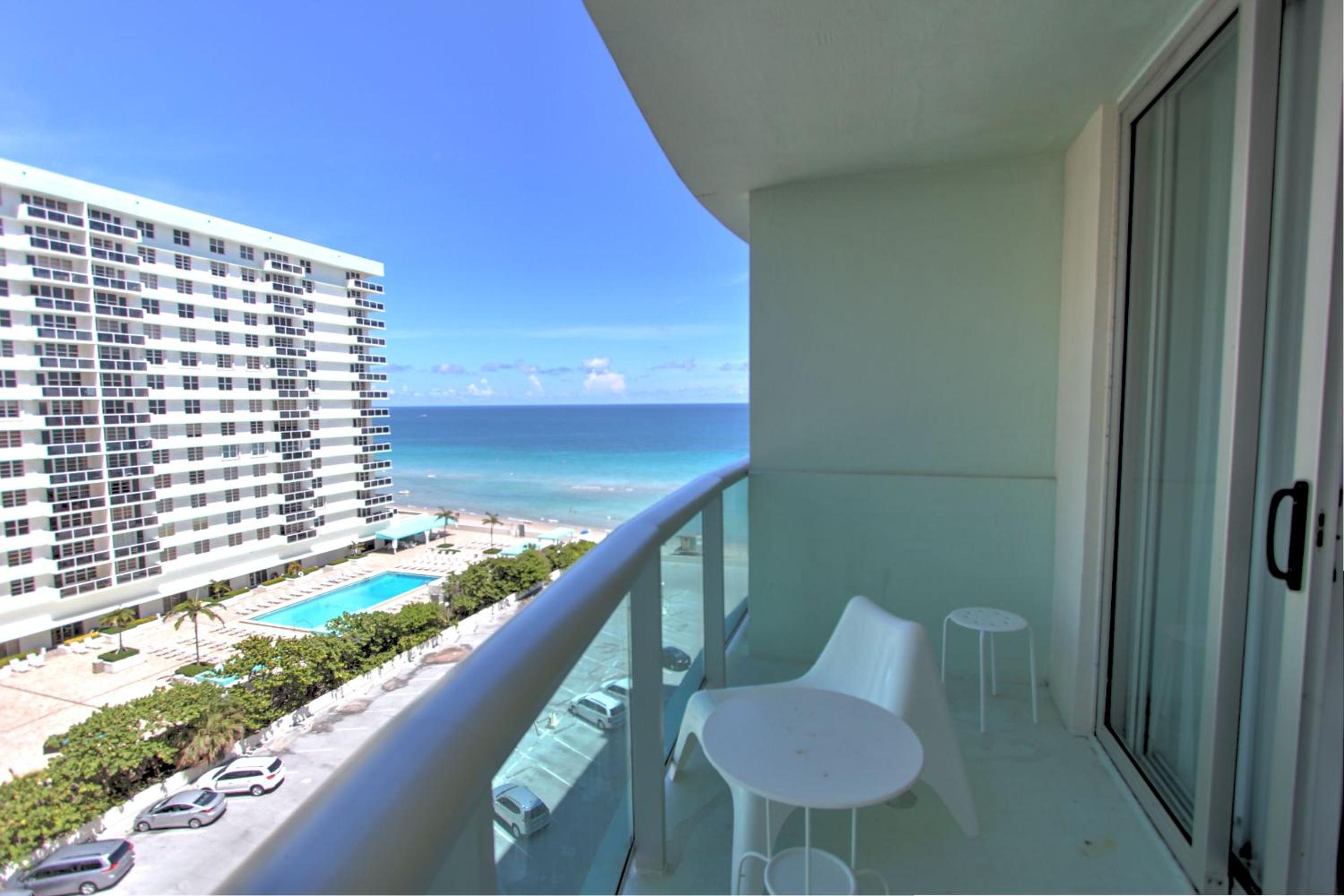 Superior One-Bedroom Apartment with Ocean View