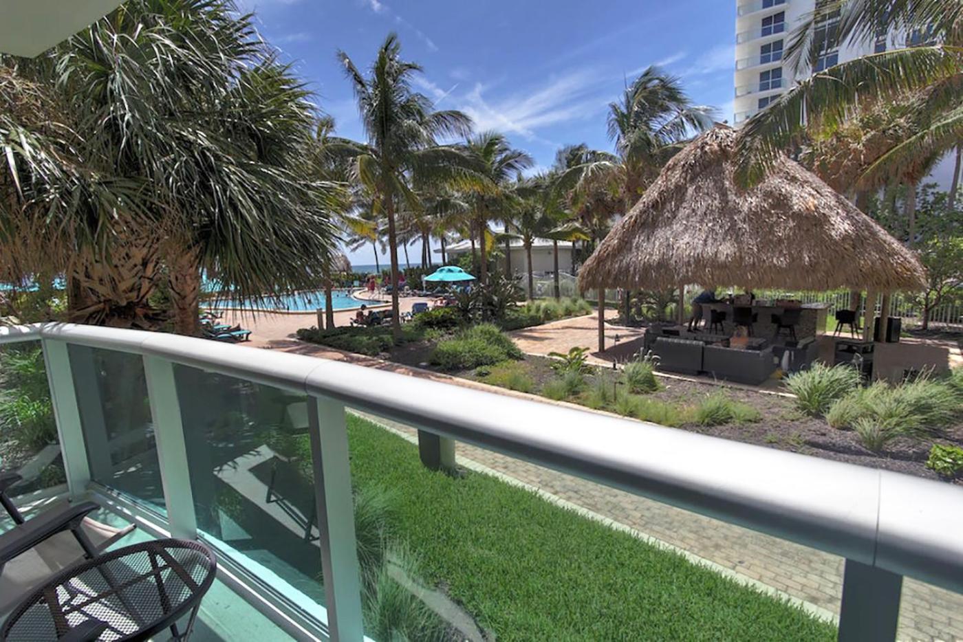 Two-Bedroom Apartment with Pool and Ocean Views
