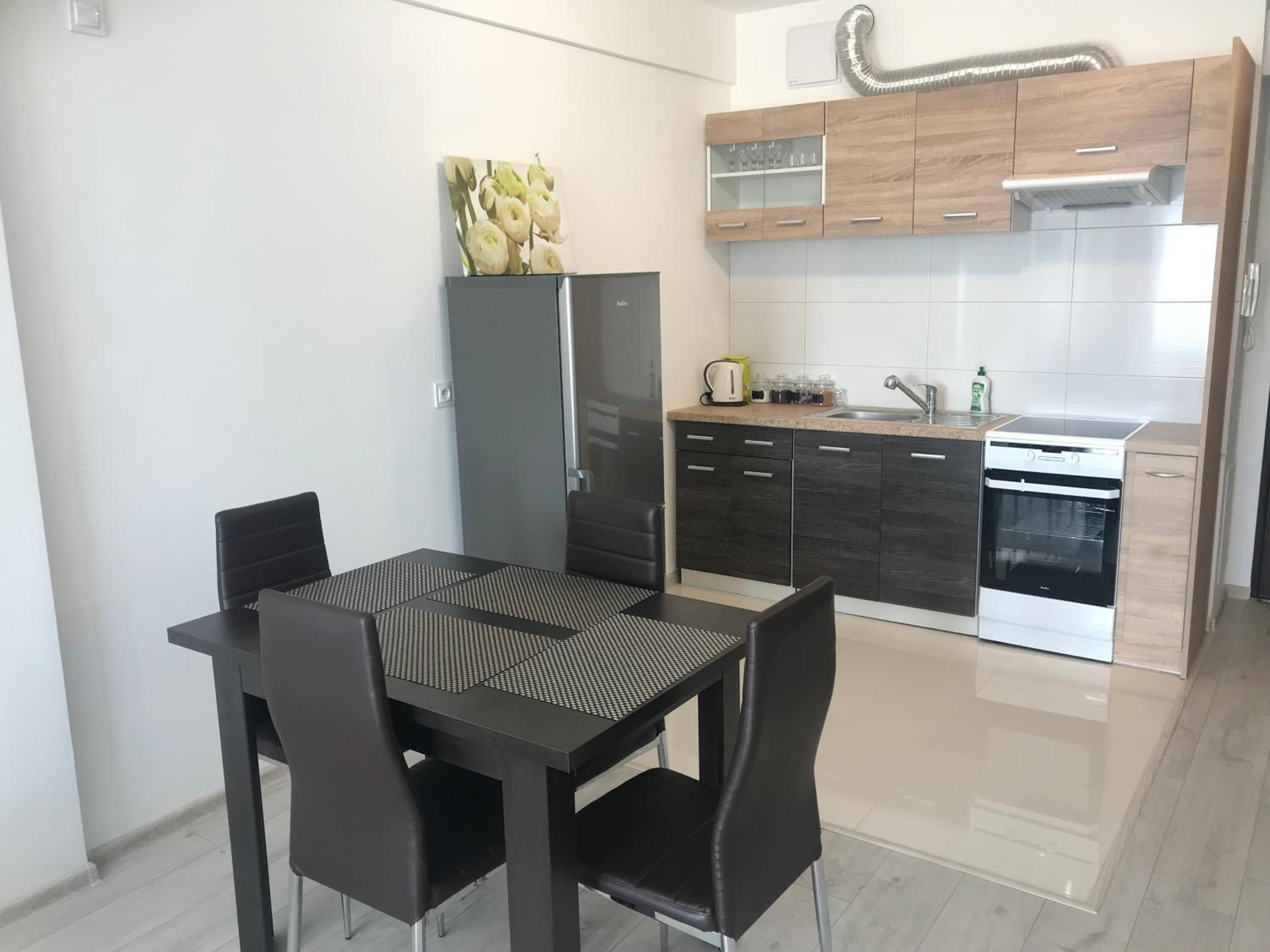 One-Bedroom Apartment - Photo 11