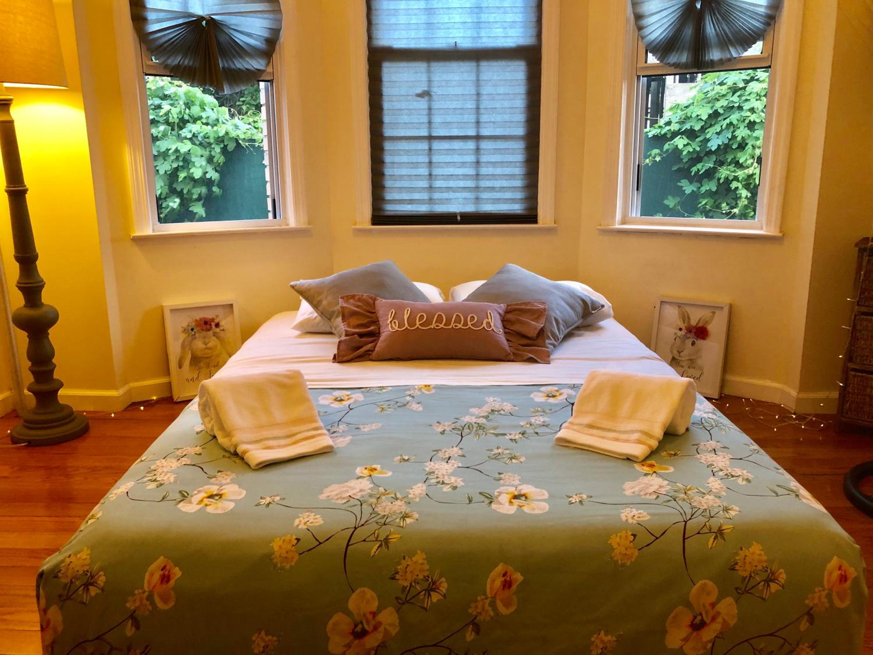Deluxe Double Room (2 Adults + 1 Child) photo 1
