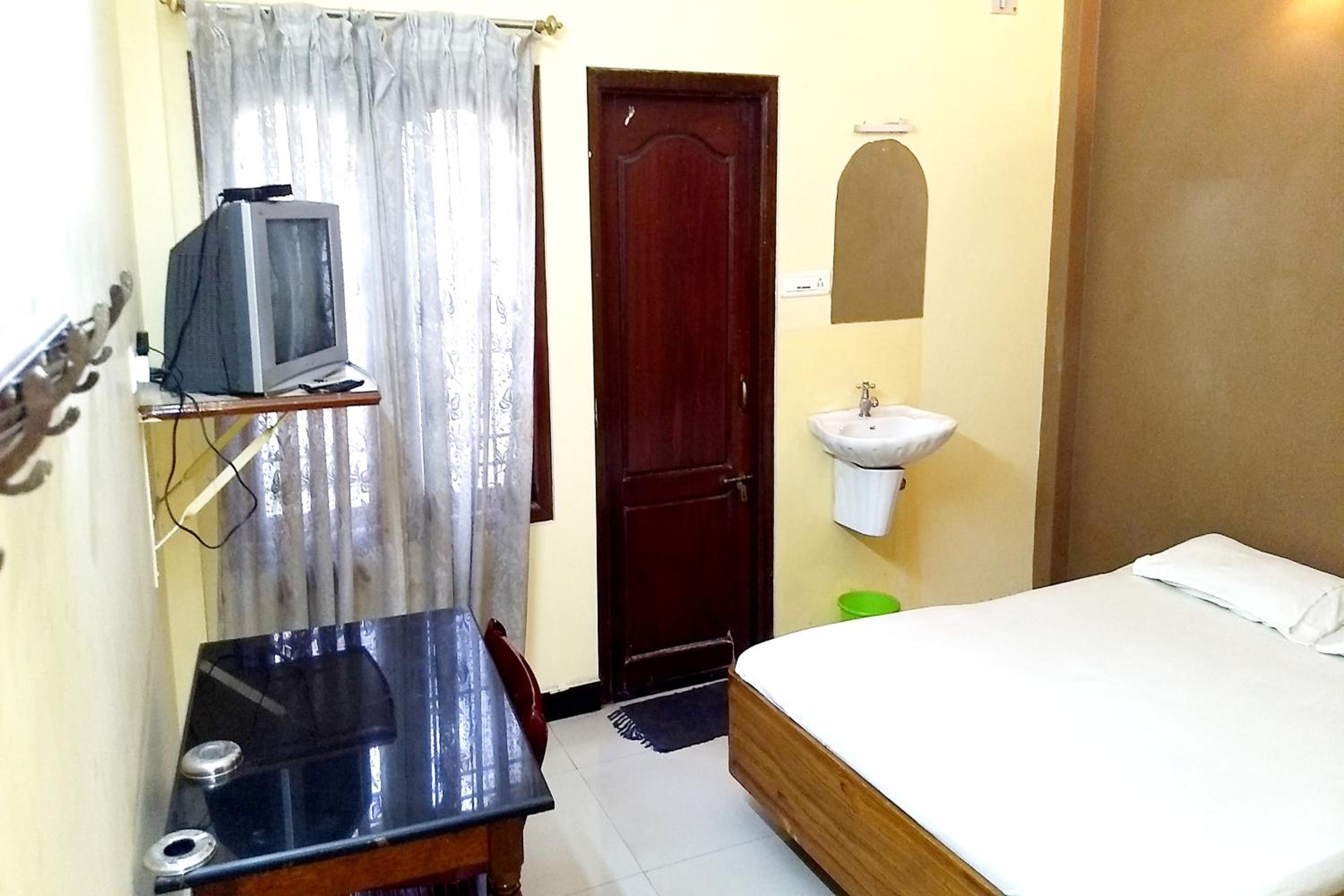 Standard Double Room photo 2