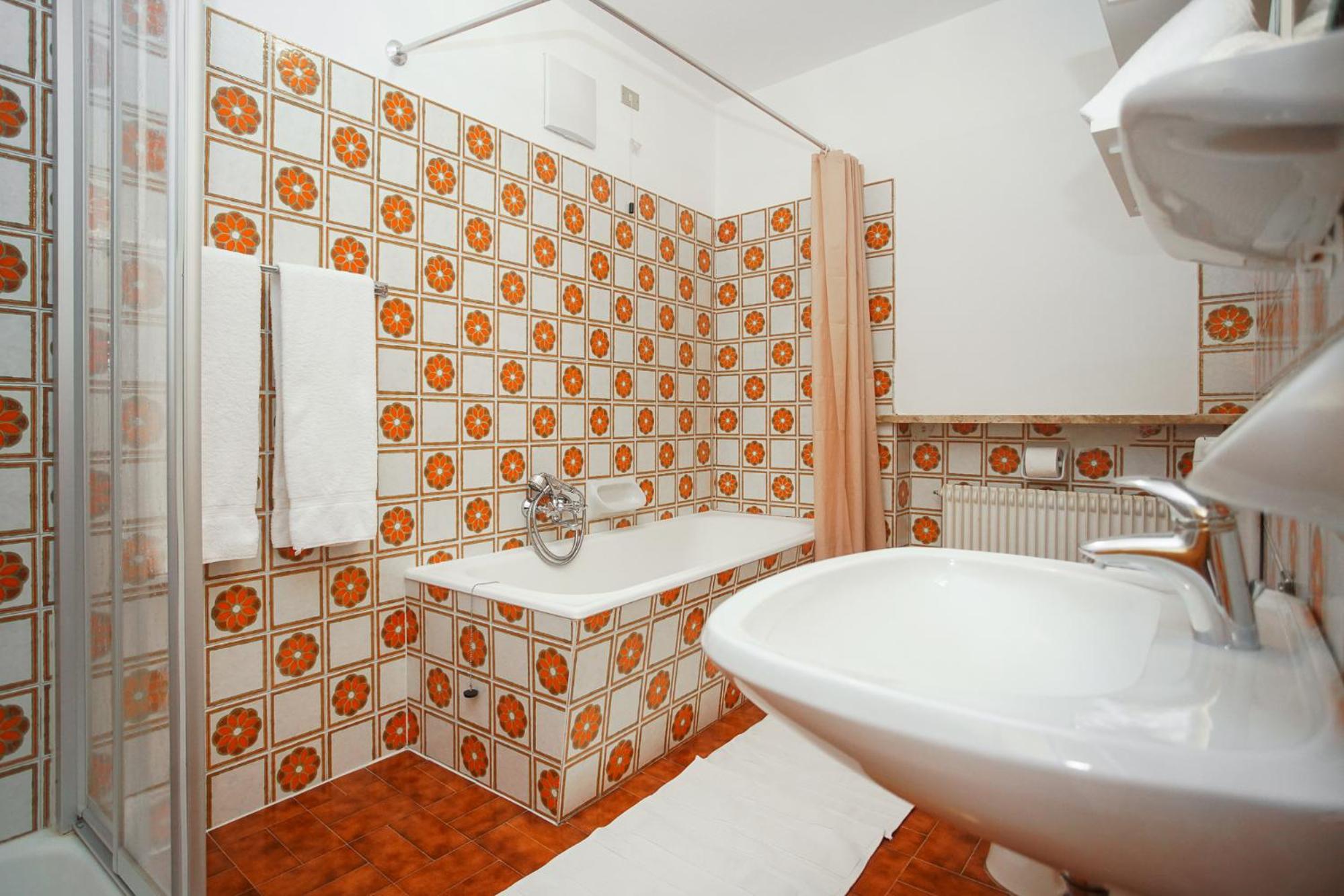 Two-Bedroom Apartment (4 Adults)