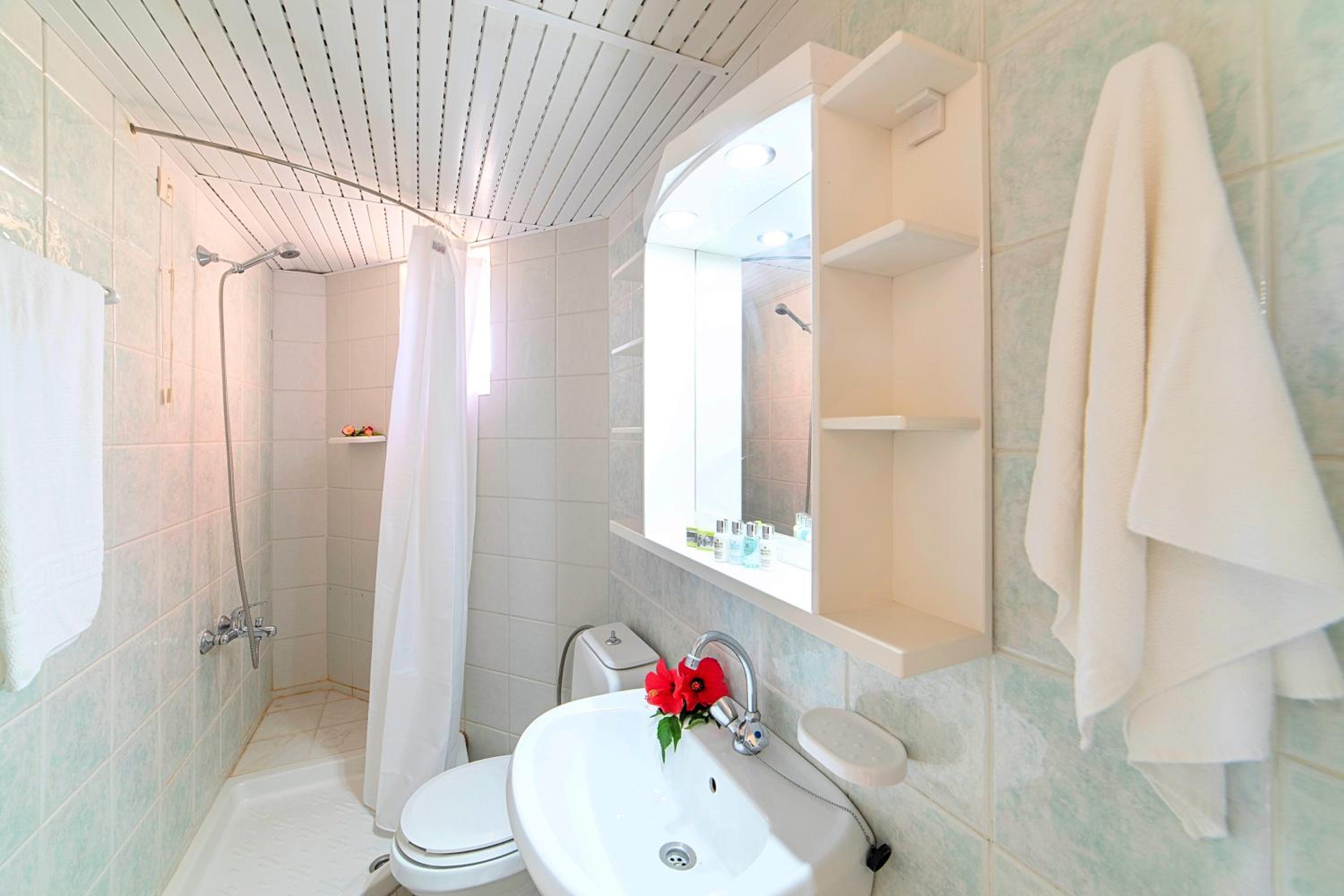 Studio (2 Adults)