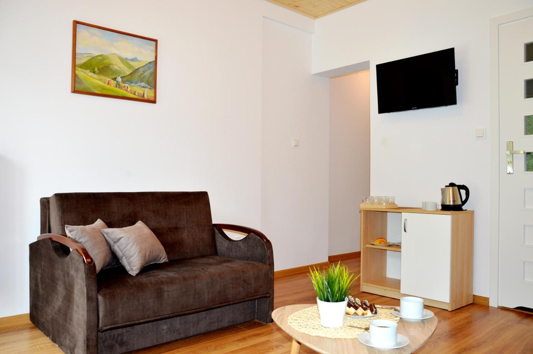 Triple Room with Private Bathroom photo 3