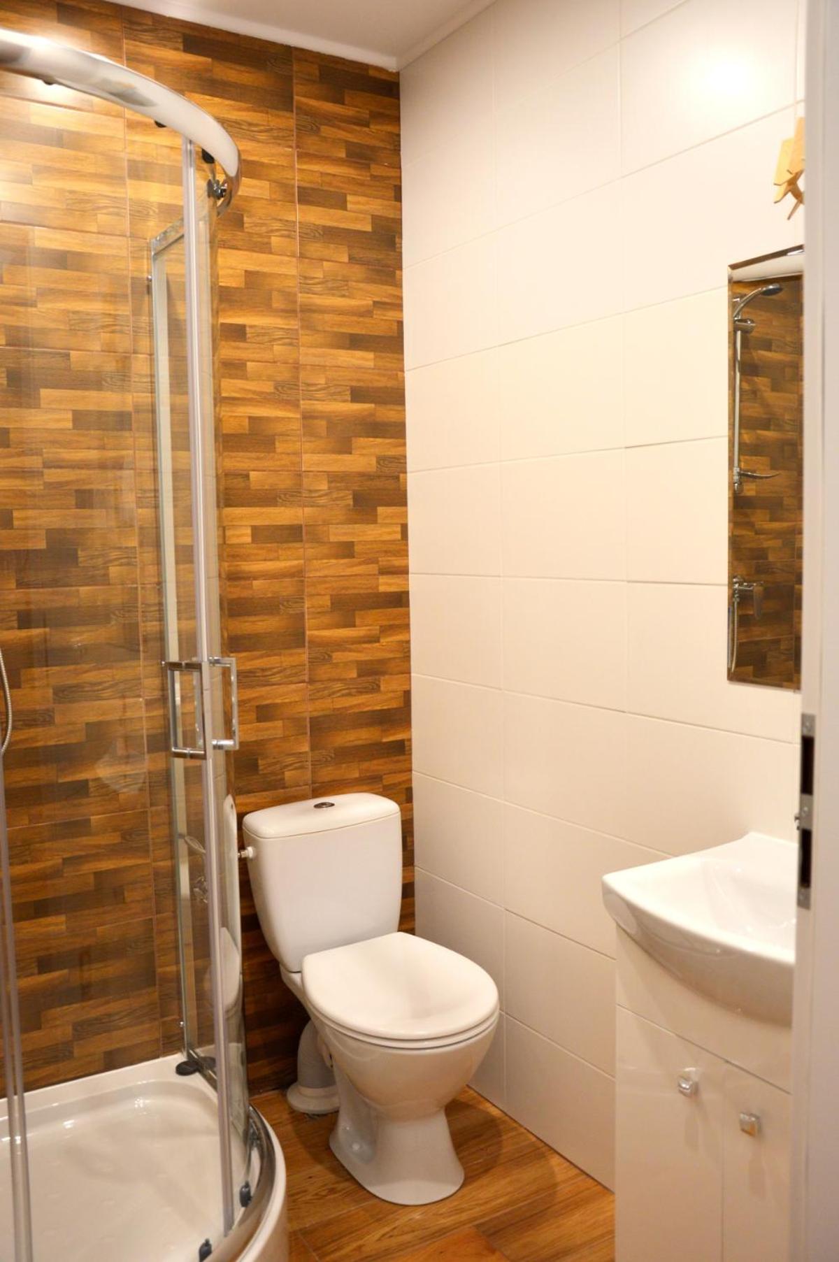 Quadruple Room with Private Bathroom photo 2
