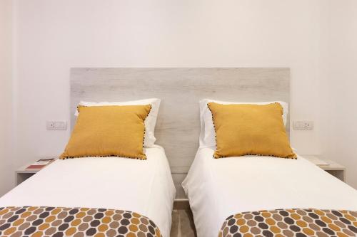 Double or Twin Room with Private Bathroom photo 2