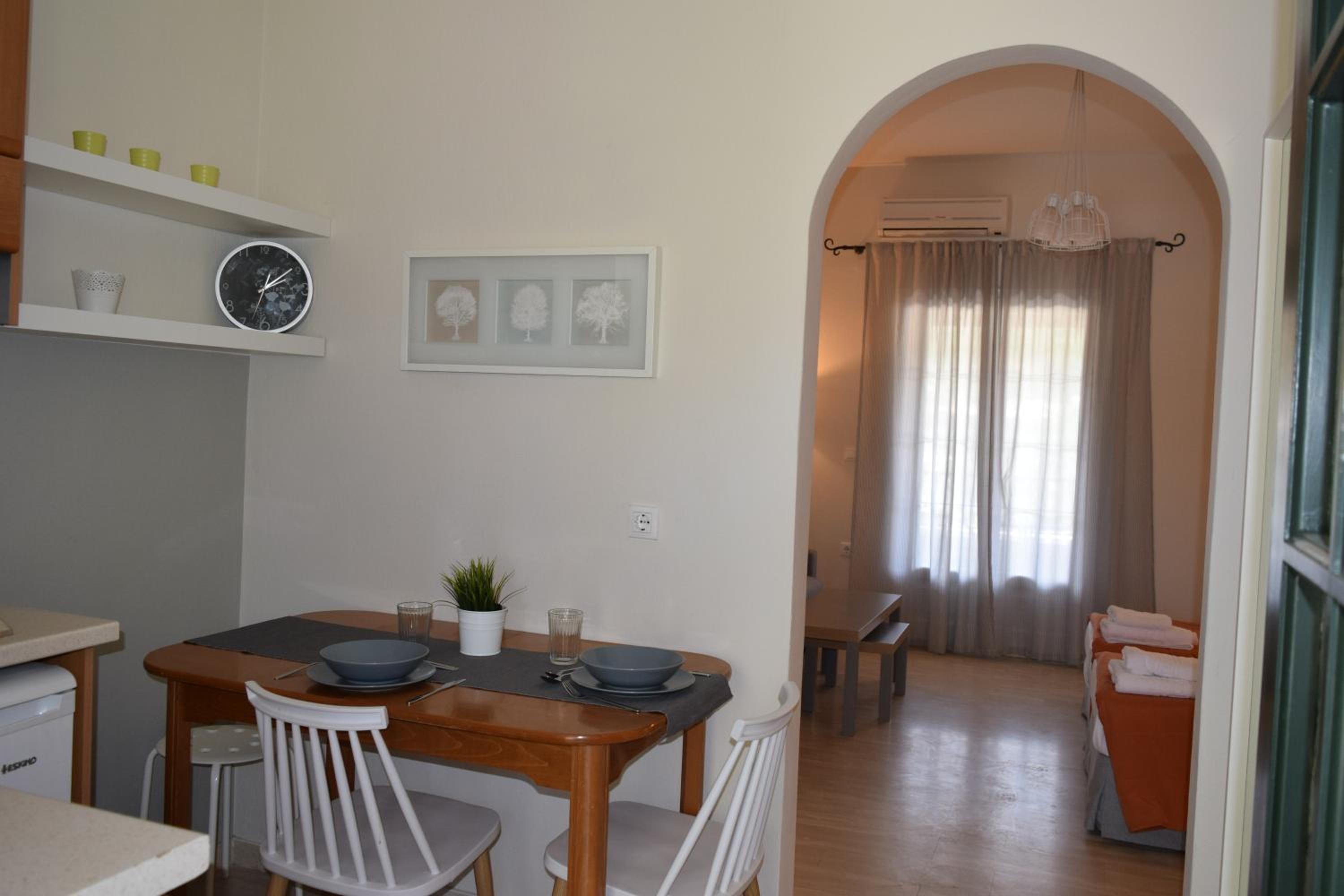 Studio with Balcony photo 2