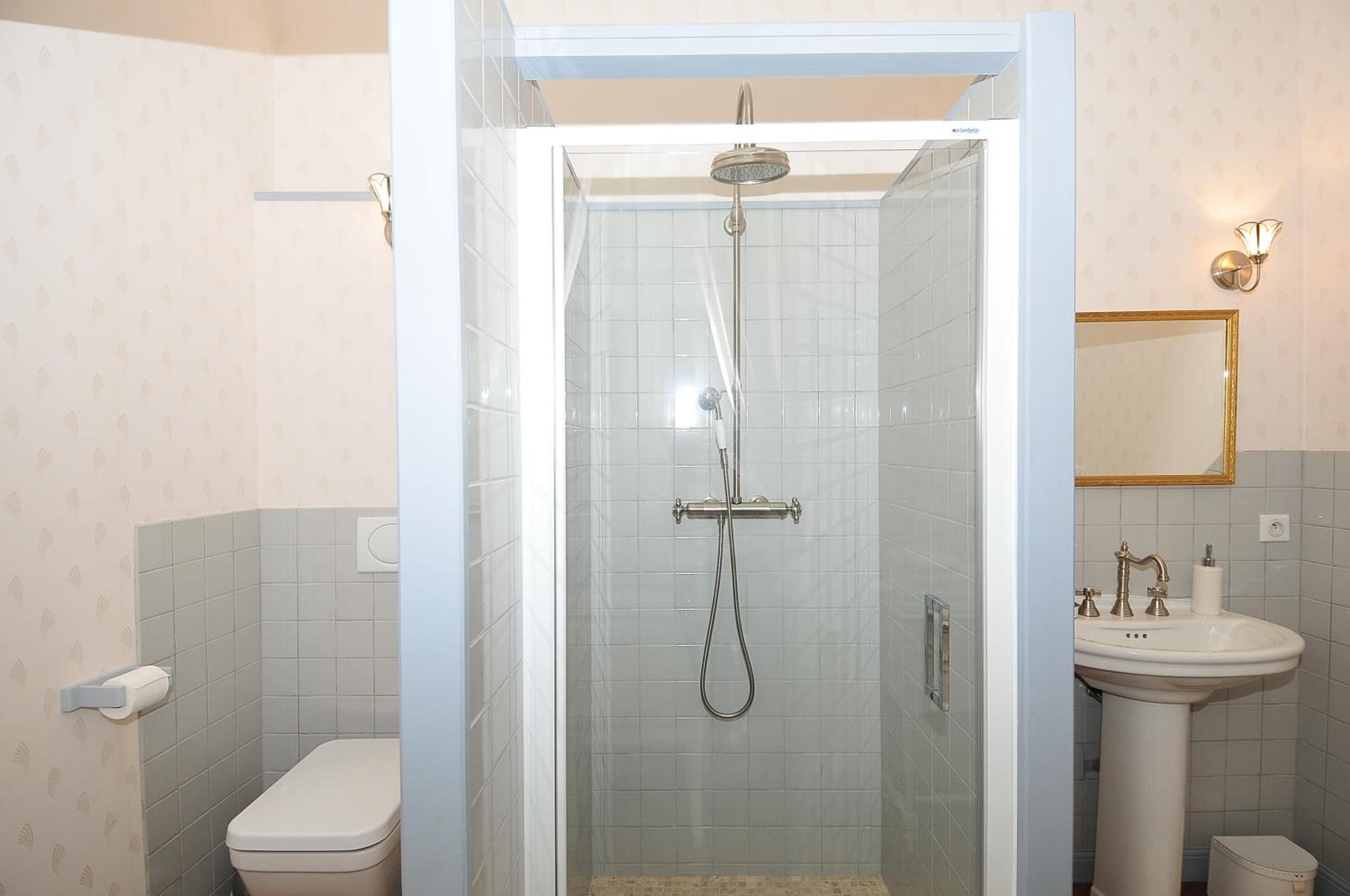 Twin Room with Shower - Diane photo 3