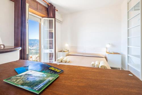 Deluxe Double Room with Balcony photo 2