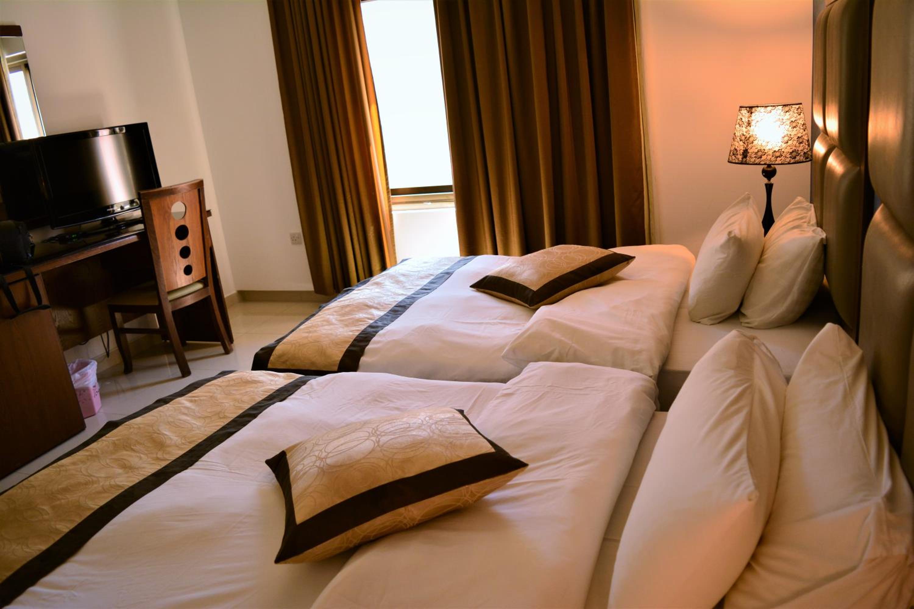 Double or Twin Room - Photo 6