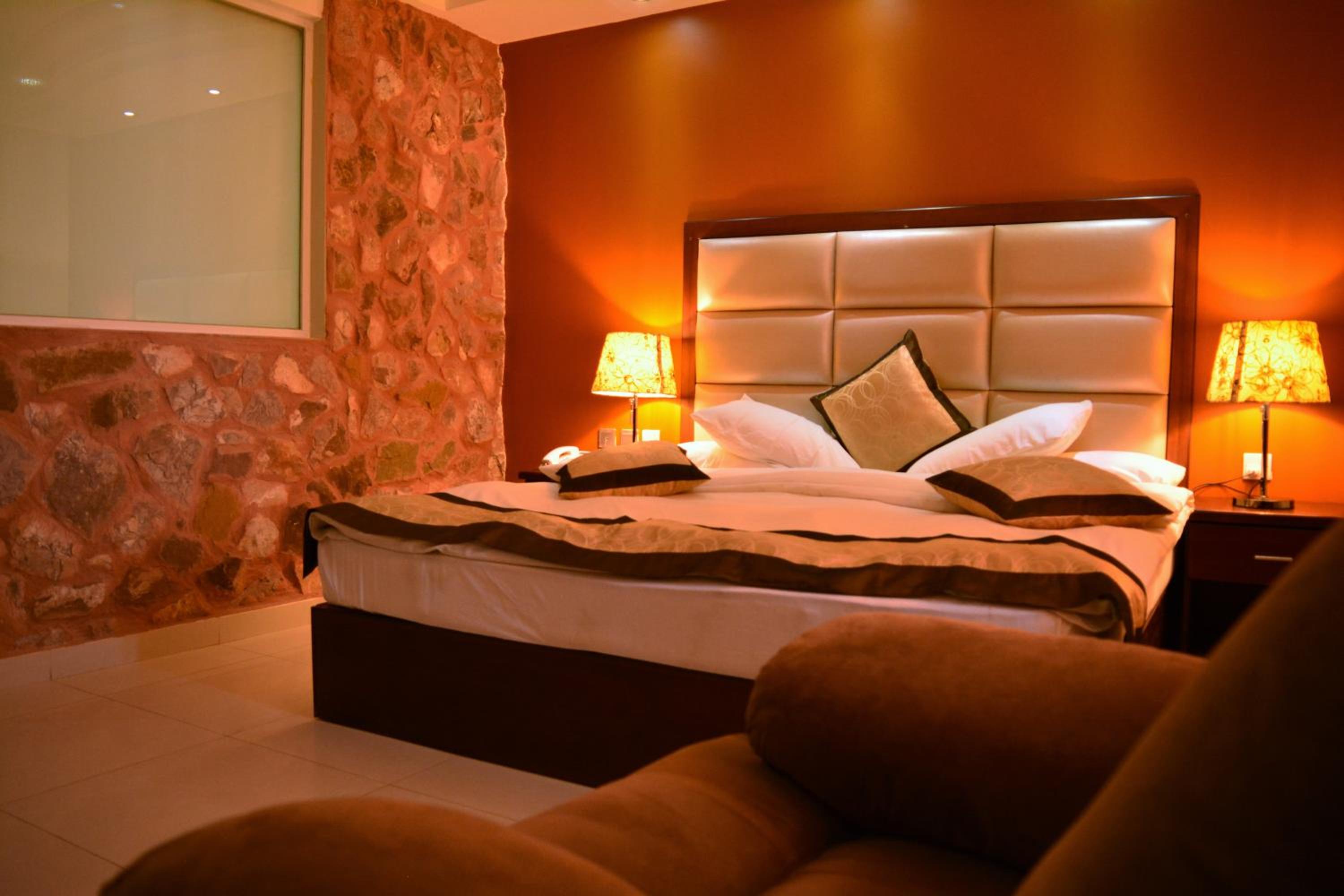 Deluxe Queen Room