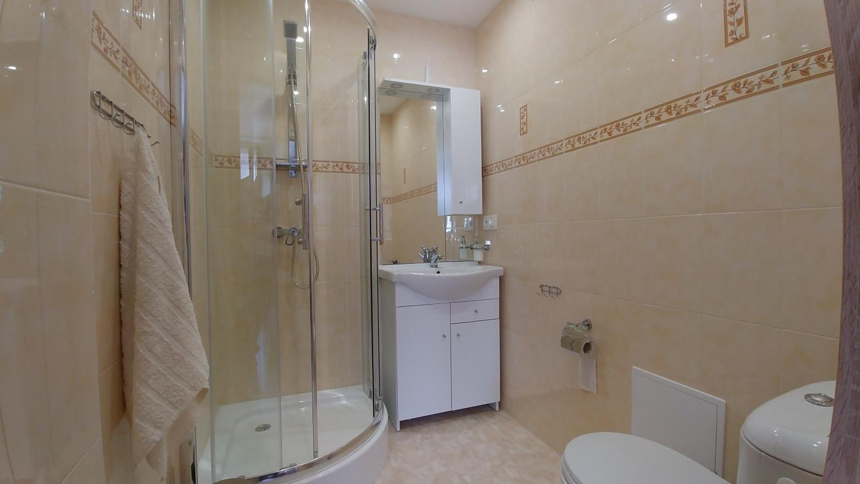 One-Bedroom Apartment - Photo 5