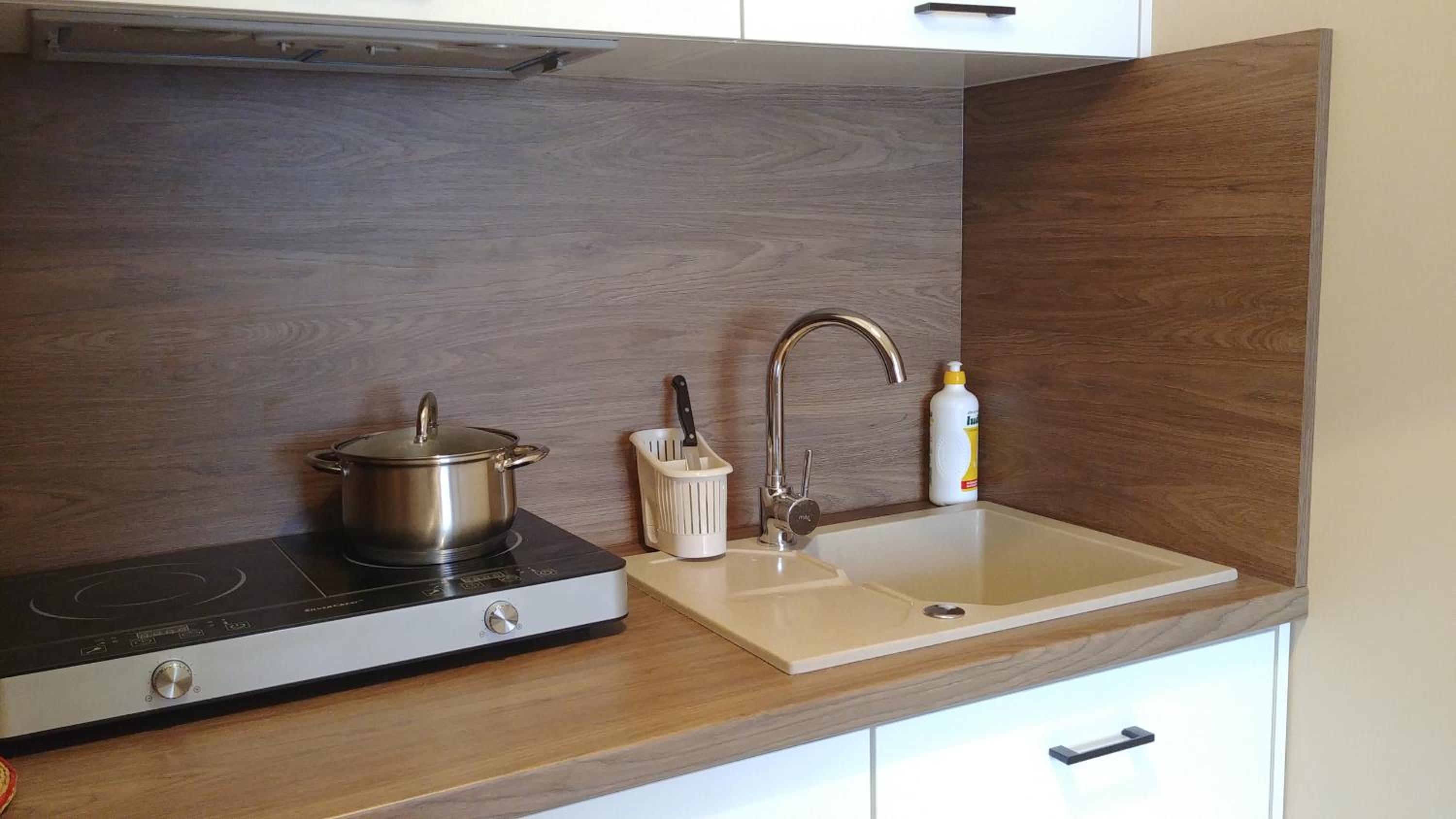 One-Bedroom Apartment - Photo 9
