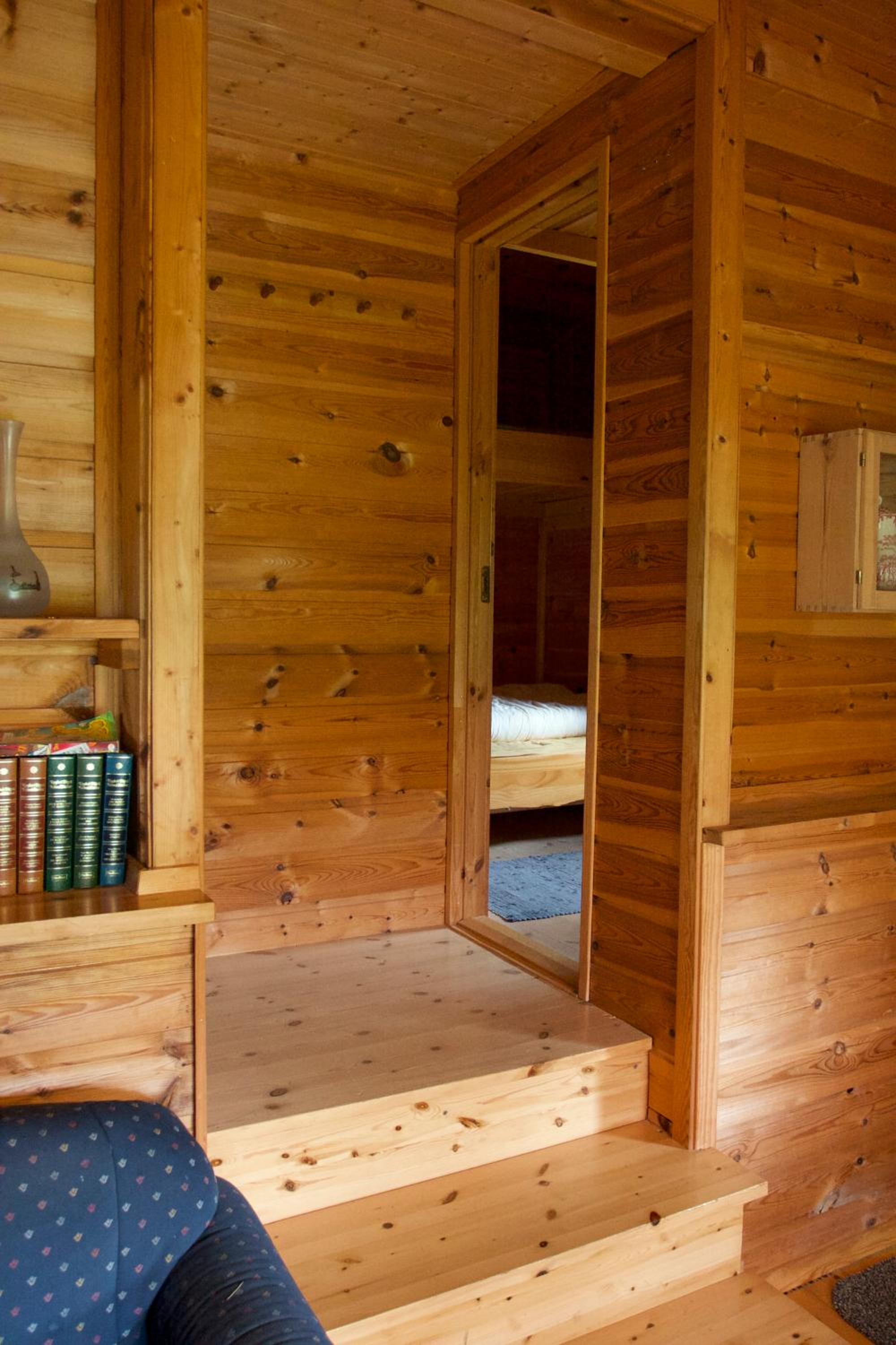 Two-Bedroom Cottage - Photo 3