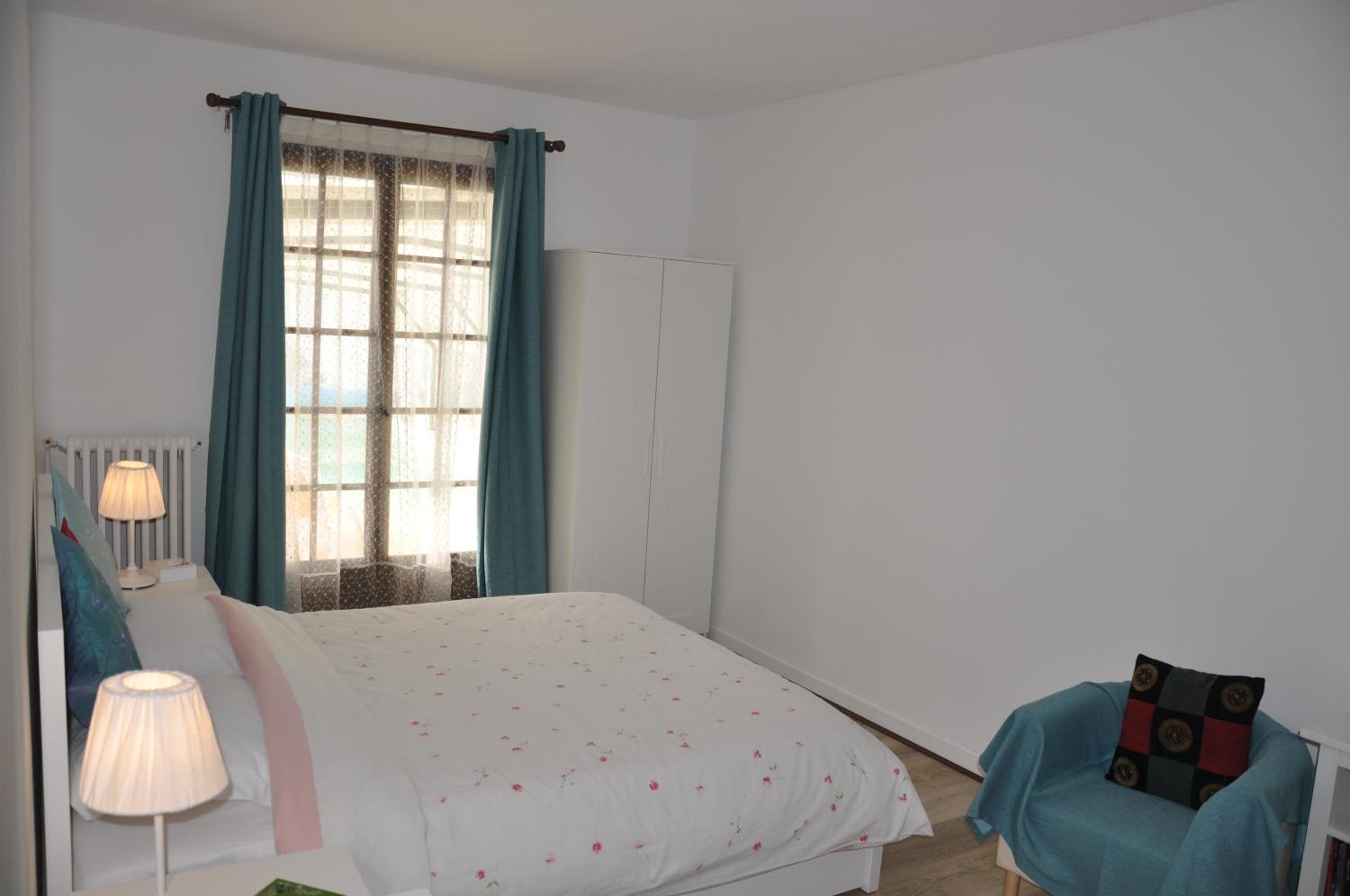Queen Suite with Pool View - Photo 4