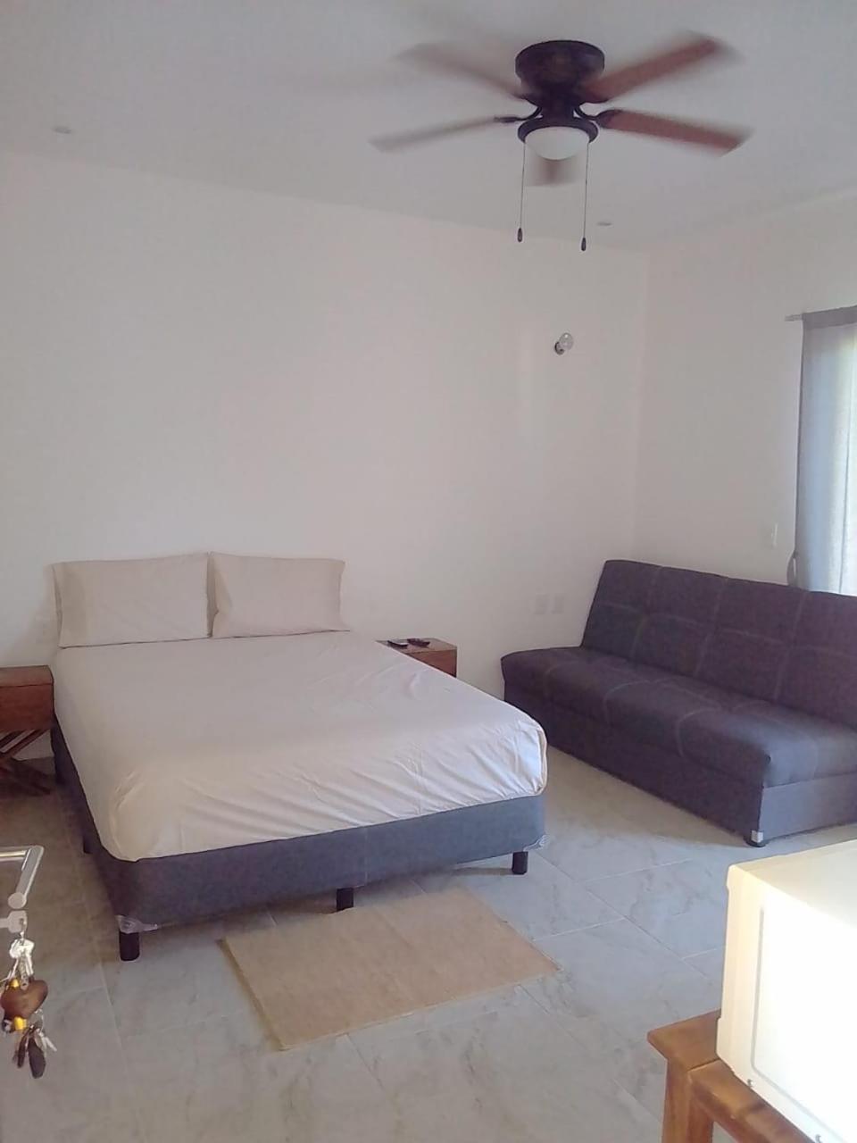 Standard Queen Room - Photo 6