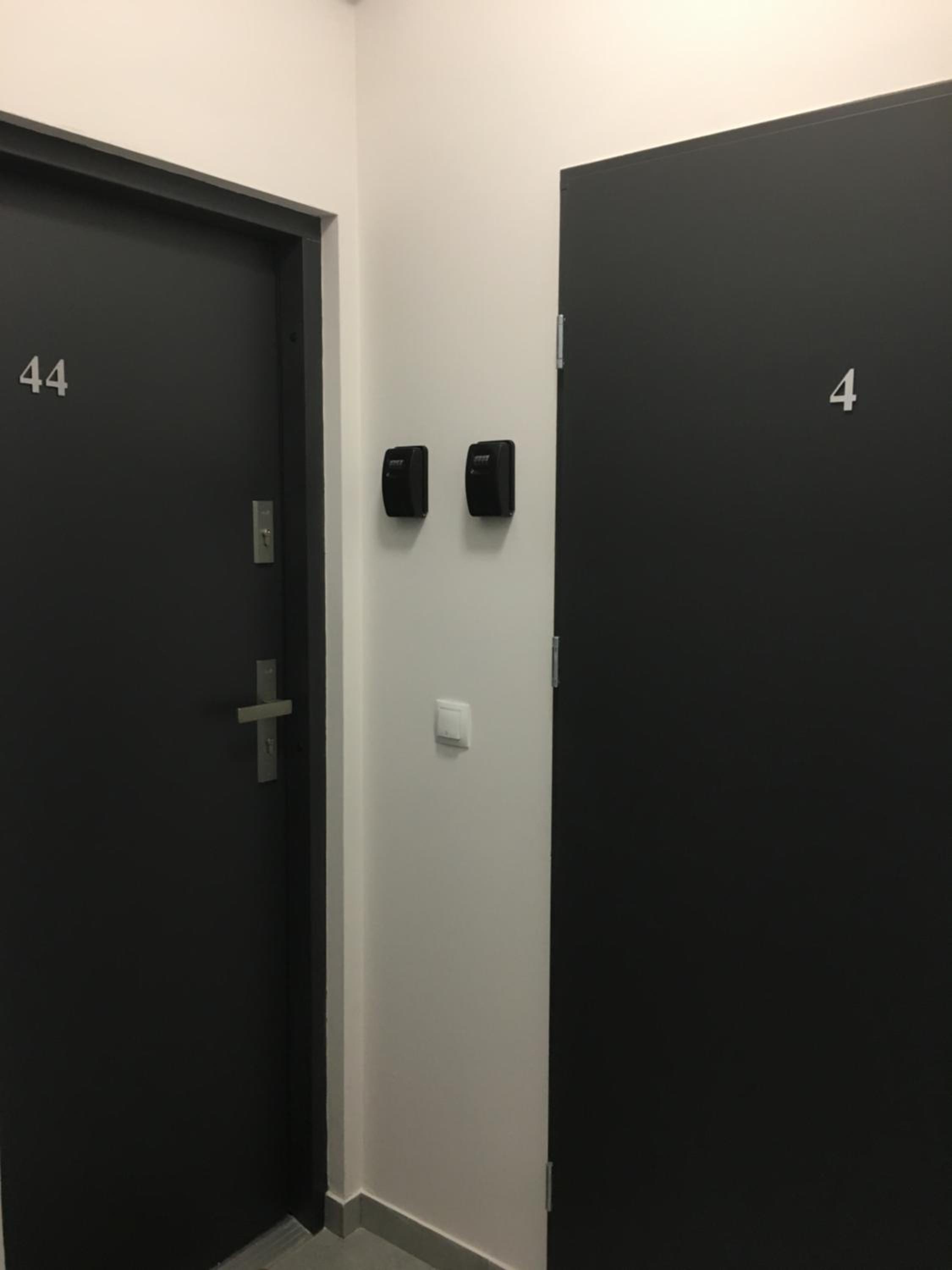 One-Bedroom Apartment - Photo 12