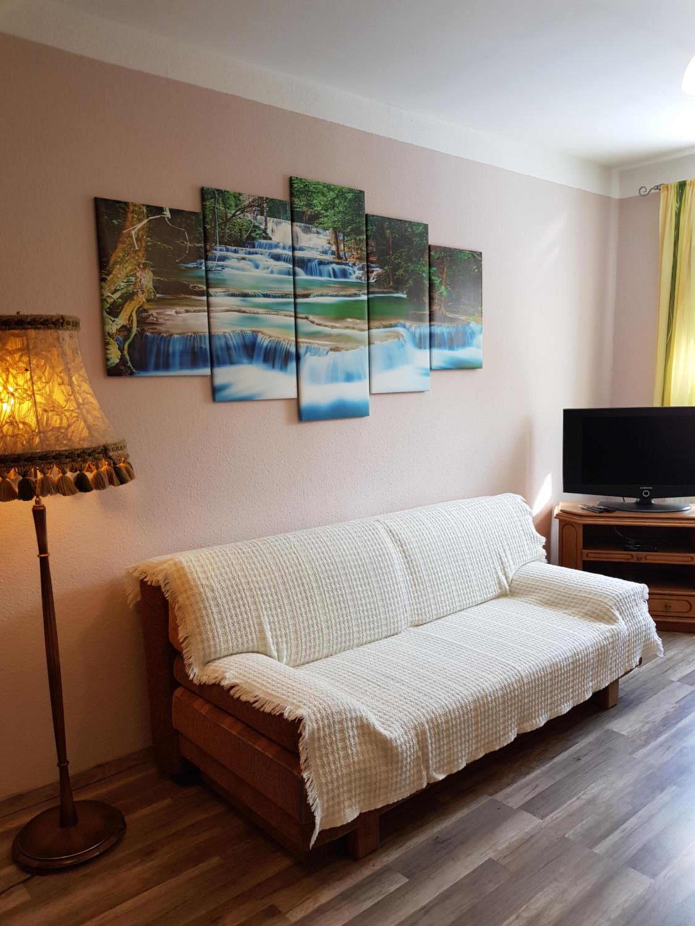 Family Room - Photo 4