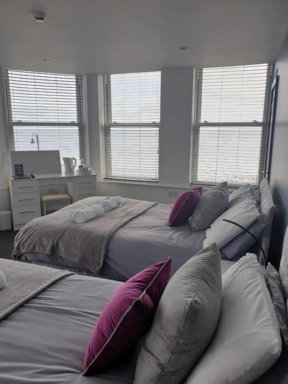 Deluxe Double or Twin Room with Sea View photo 2