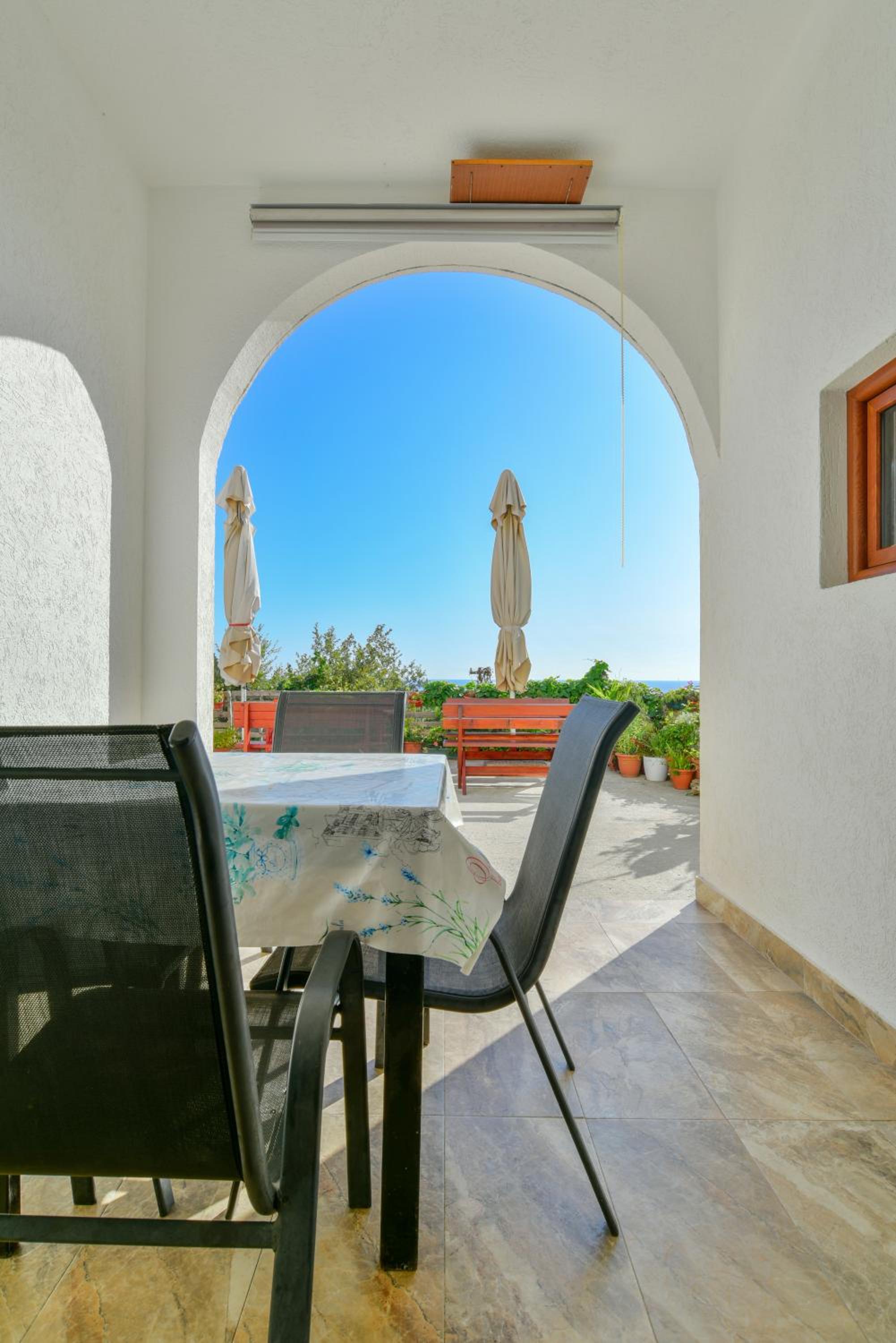 Two-Bedroom Apartment with Sea View - Photo 20