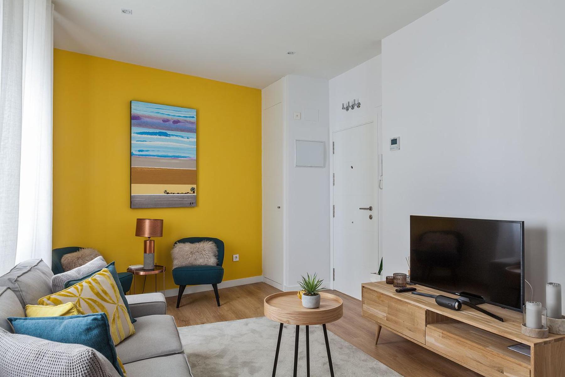 One-Bedroom Apartment photo 1