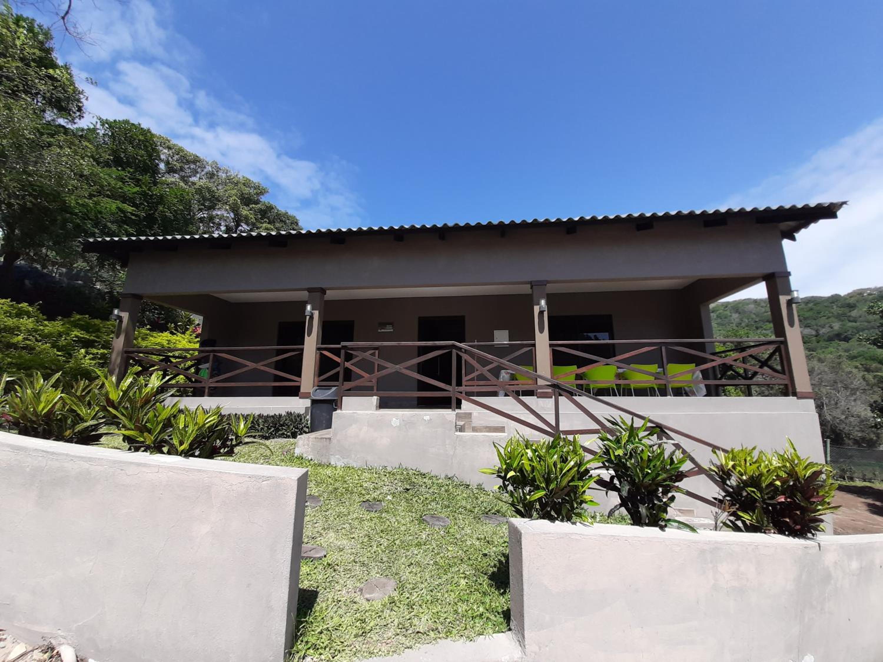 Three-Bedroom Villa photo 3