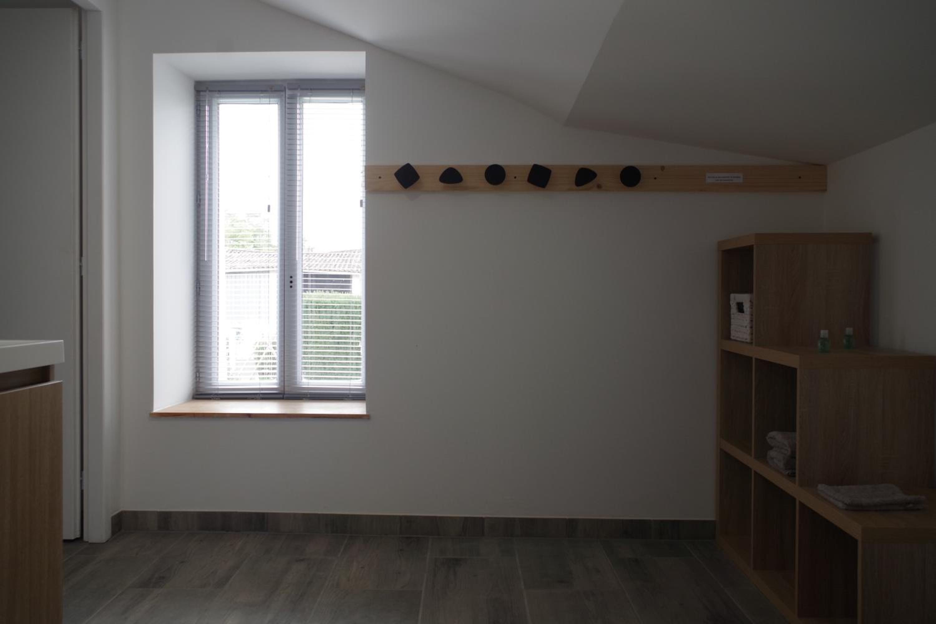 Family Room - Photo 8