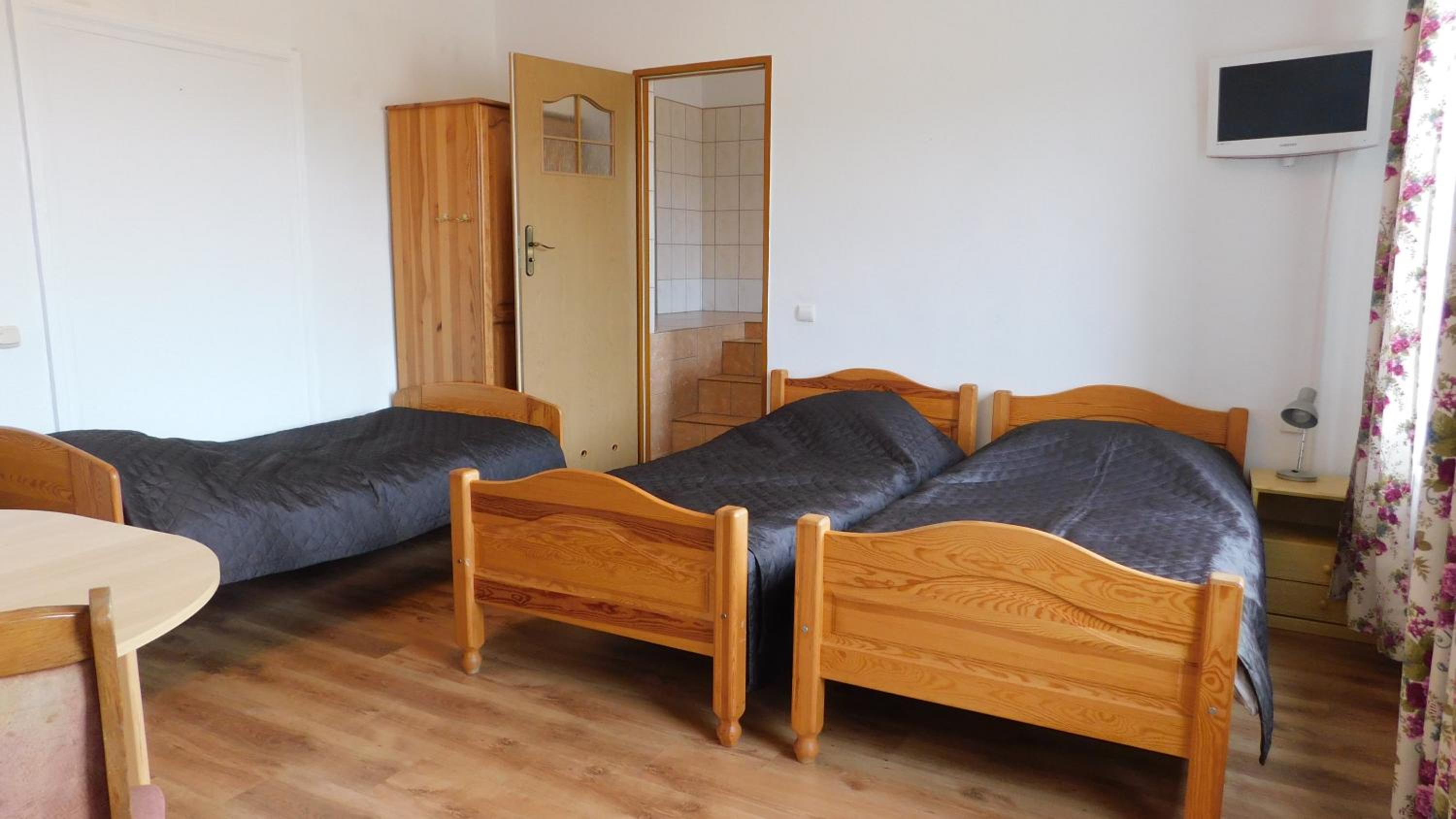 Triple Room with Bathroom - Photo 2