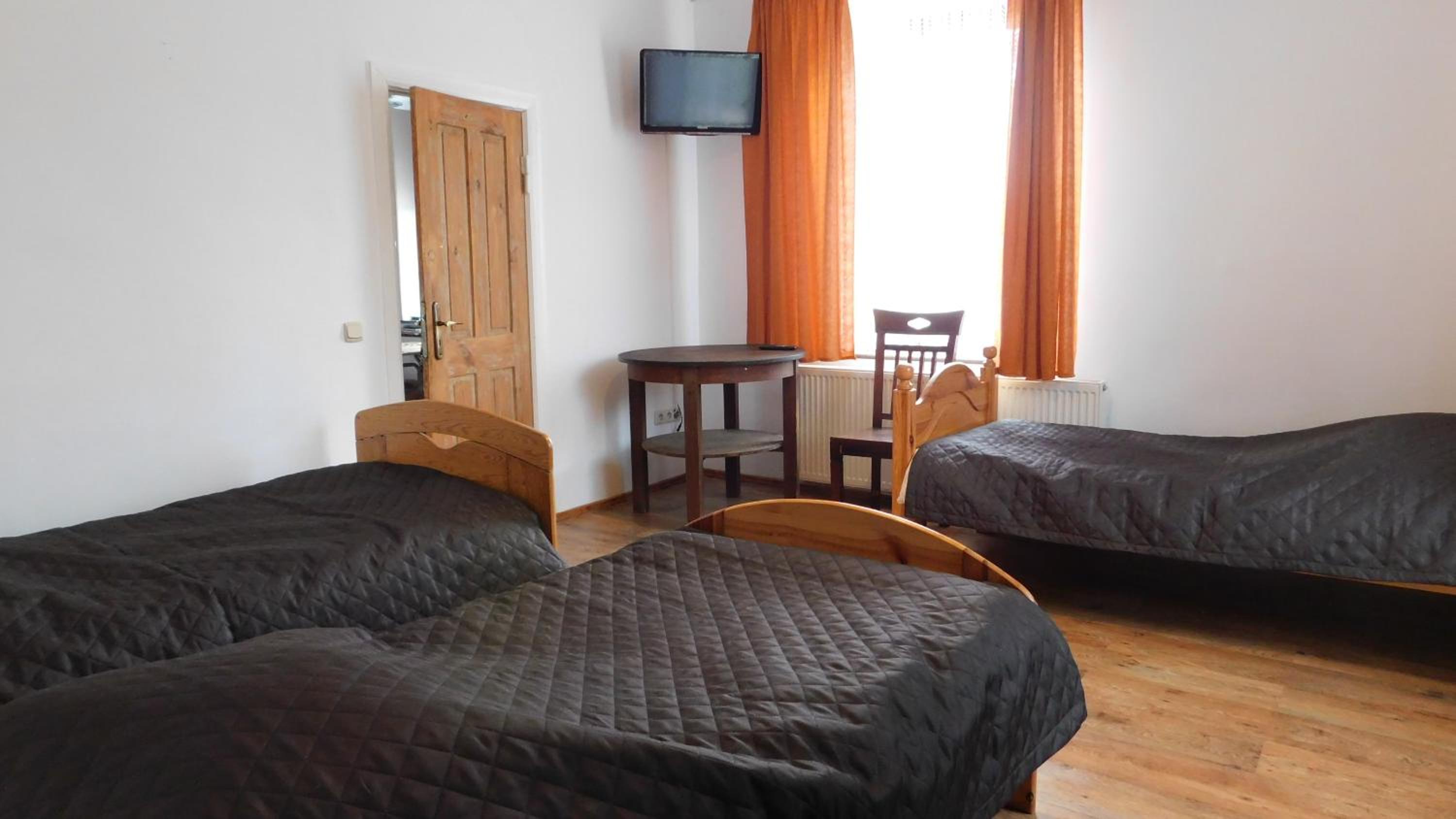 Triple Room with Bathroom - Photo 1