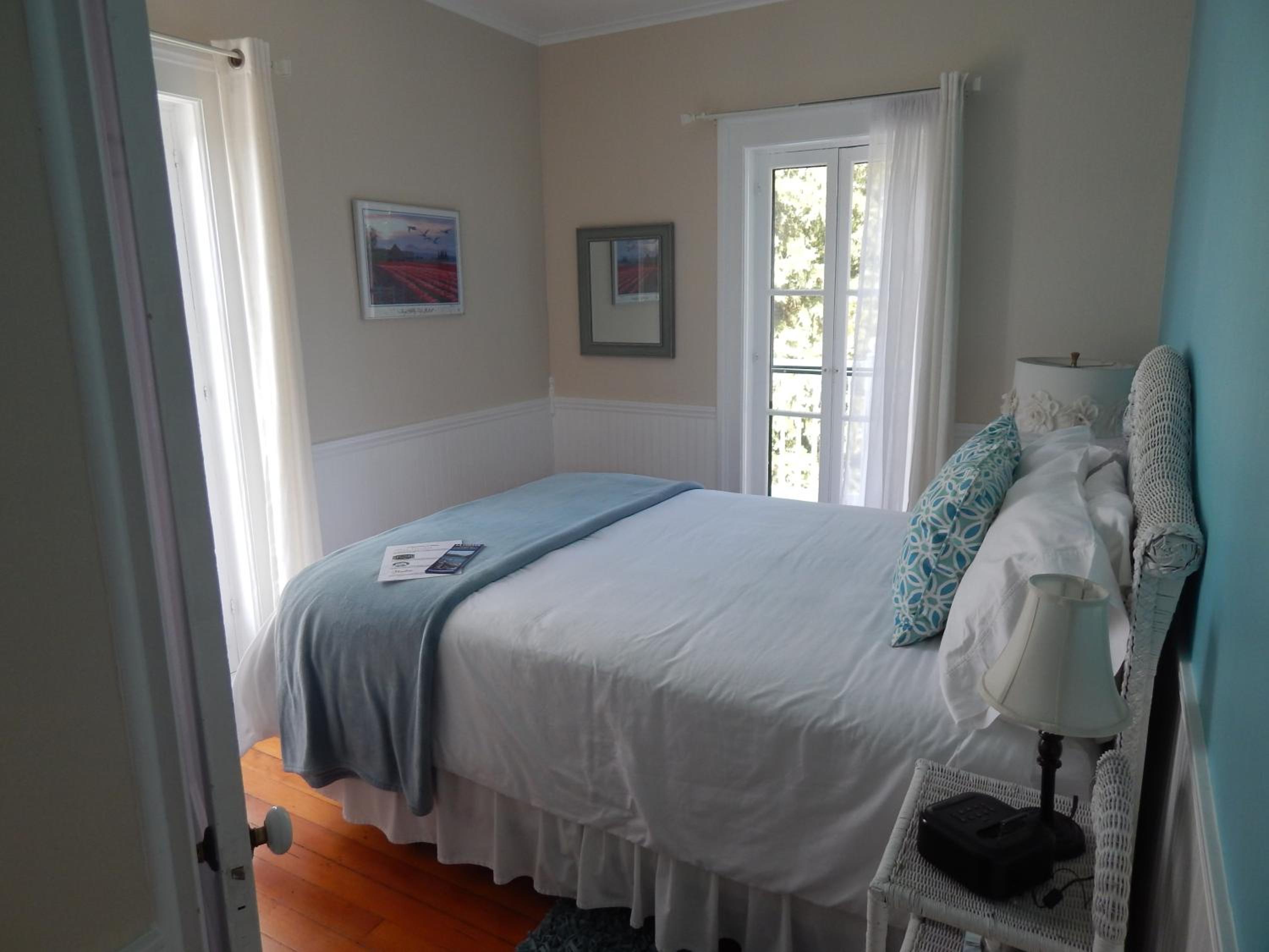 Queen Room with Garden View photo 3