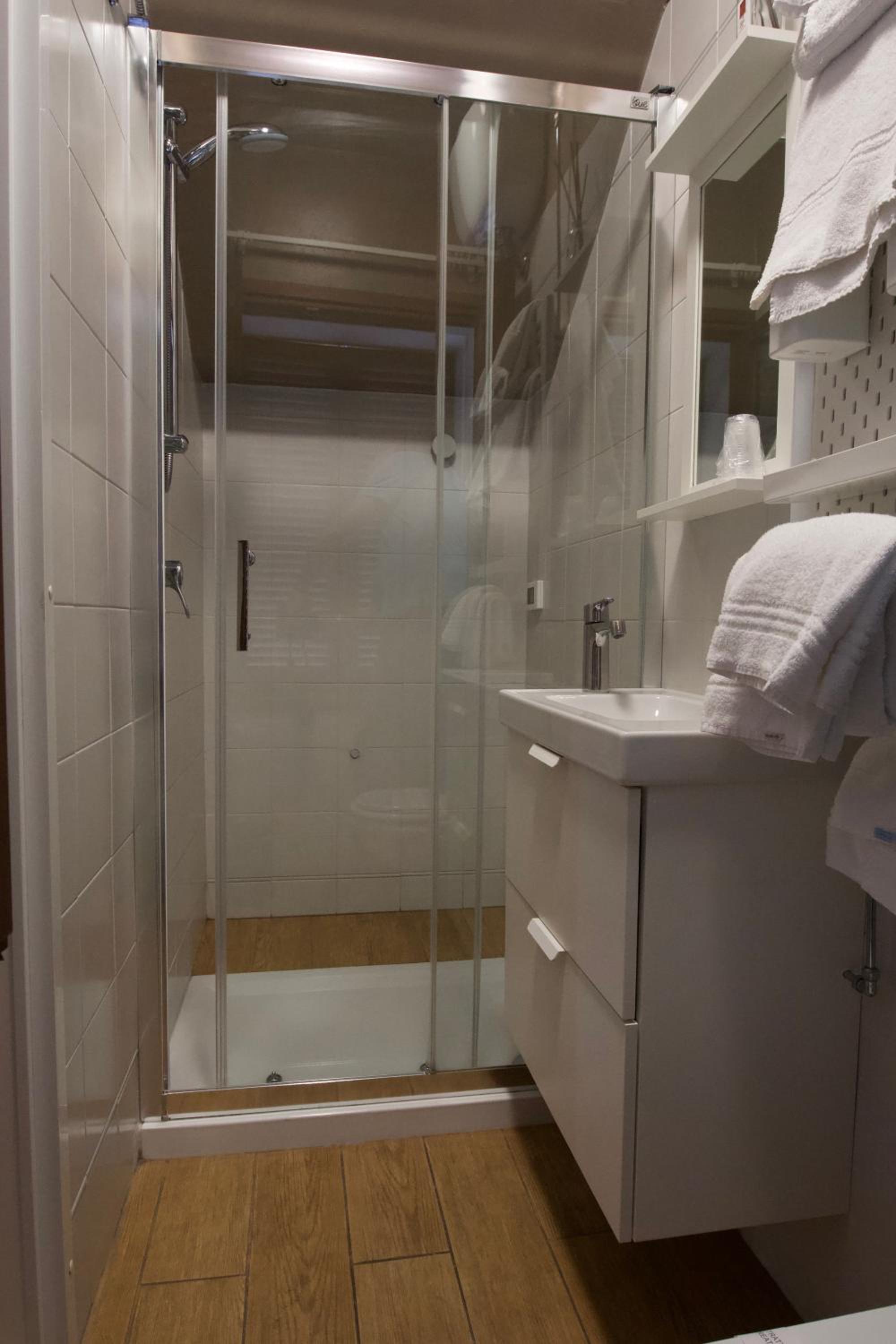 Classic Double Room - Photo 14