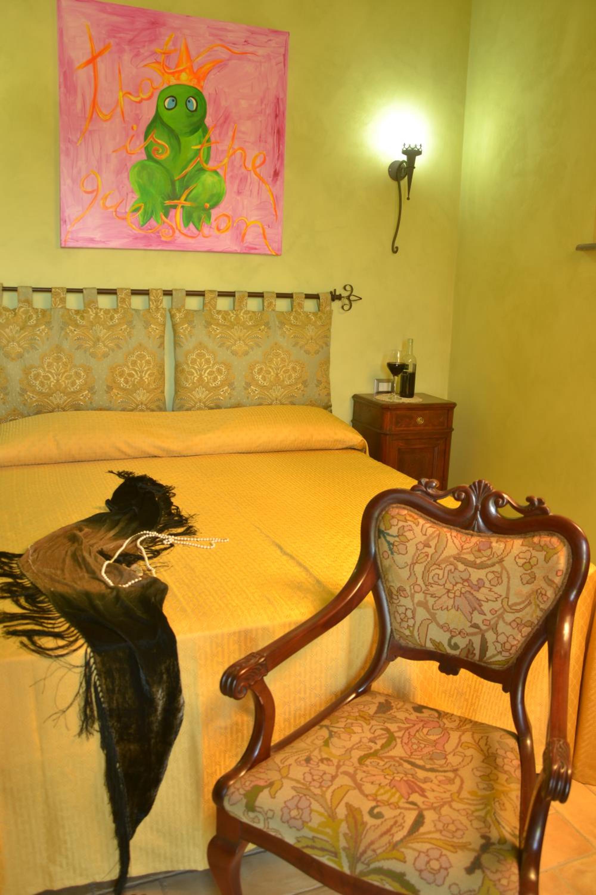 King Room with Roll-In Shower - Disability Access photo 1