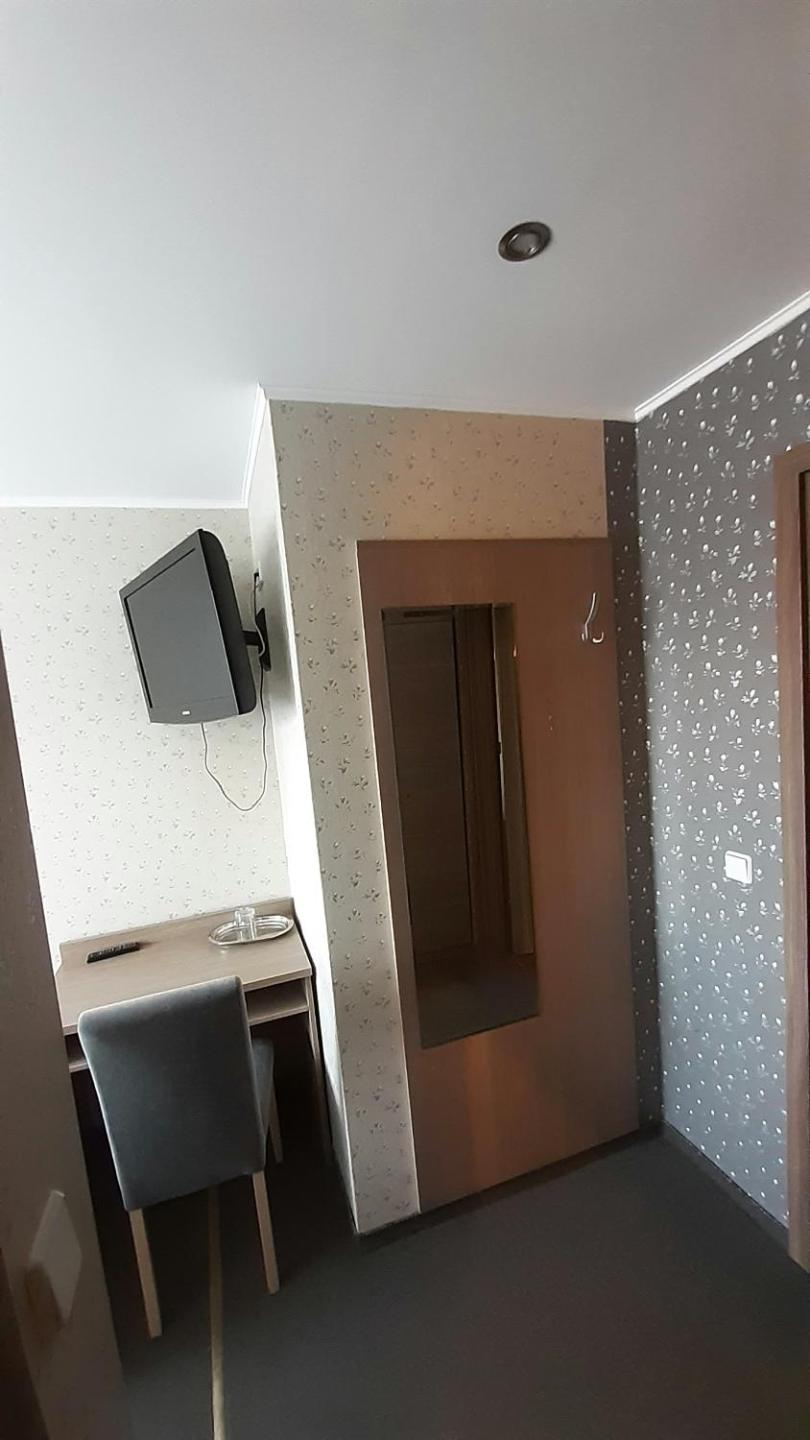 Single Room with Private Bathroom photo 1