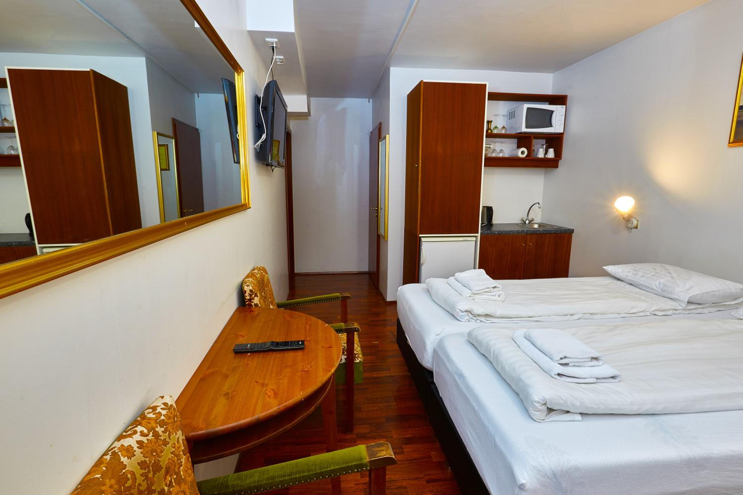 Basic Triple Room photo 2
