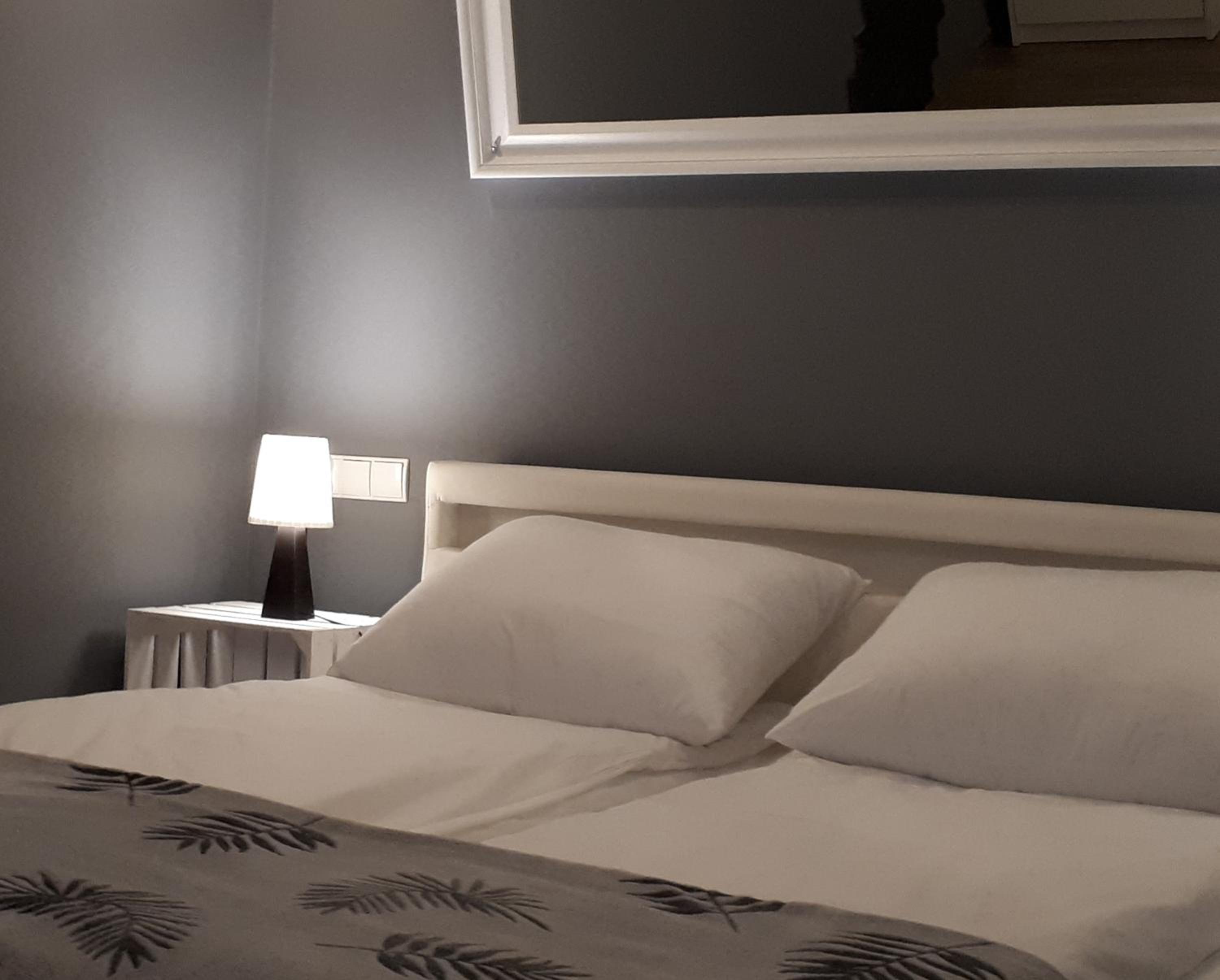 One-Bedroom Apartment - Photo 3
