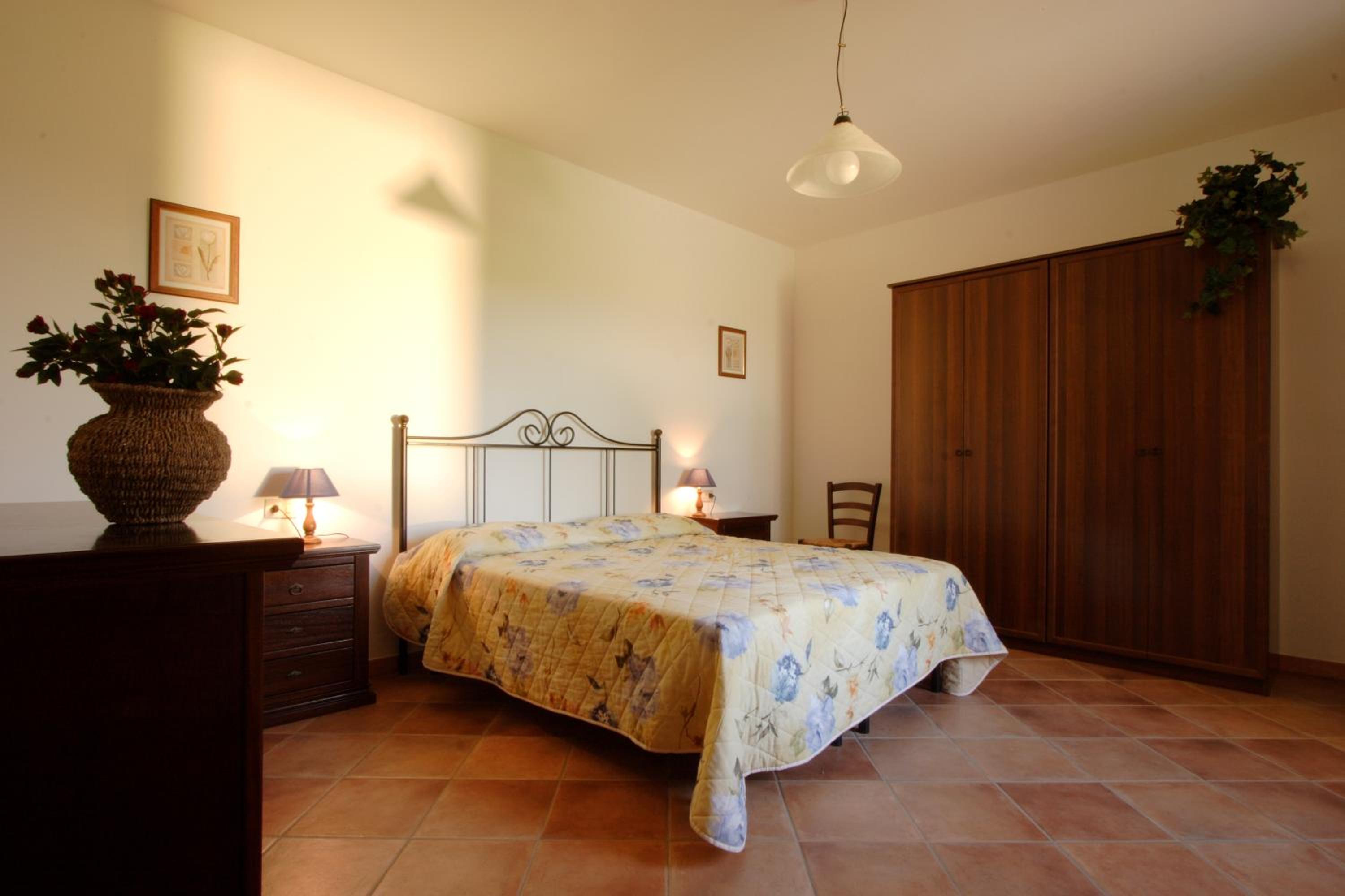 One-Bedroom Apartment with Sofa Bed