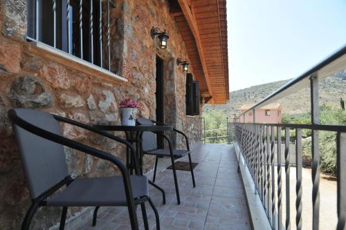 Two-Bedroom House - Photo 34