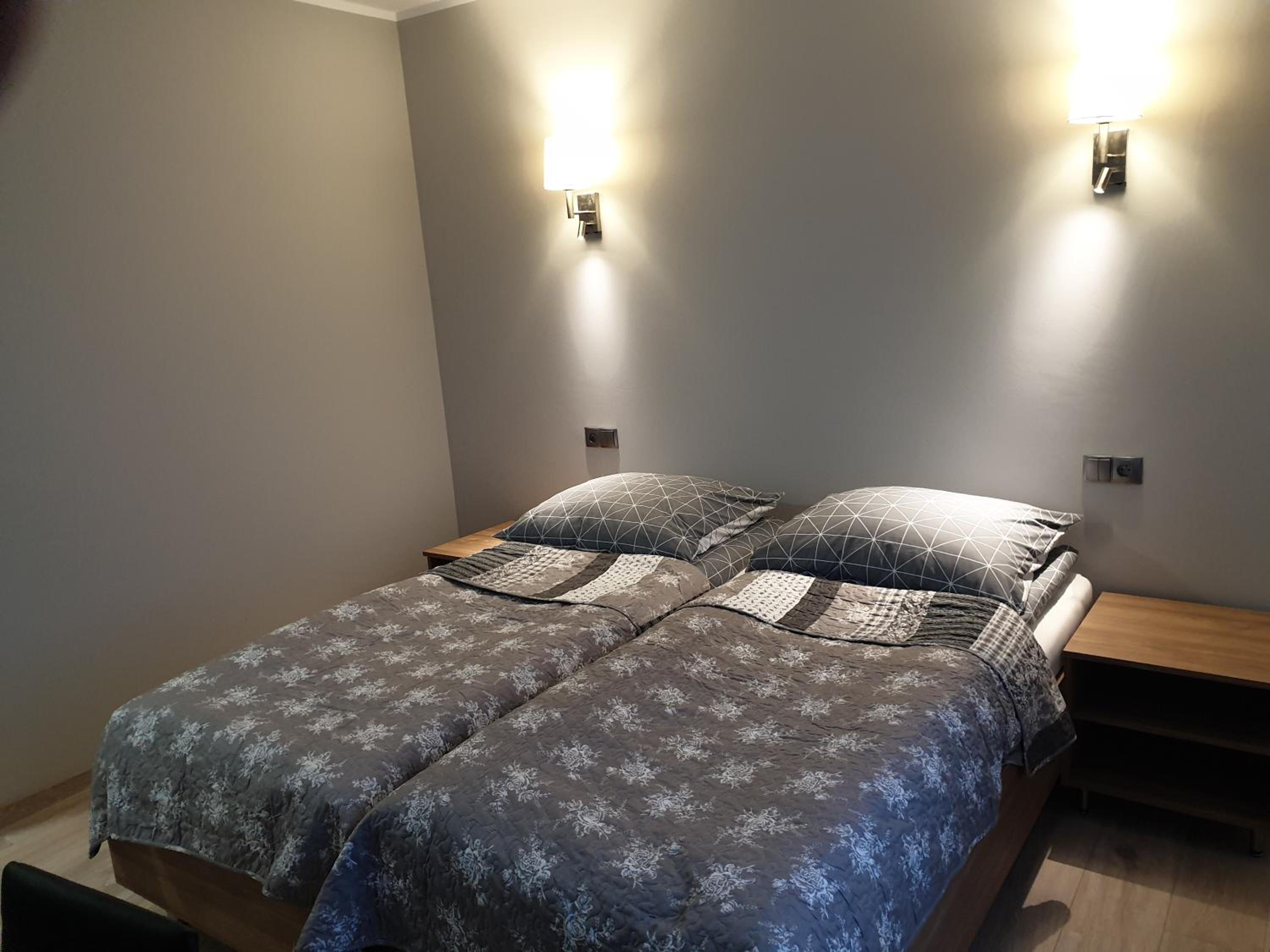 Double or Twin Room with Bathroom - Photo 1