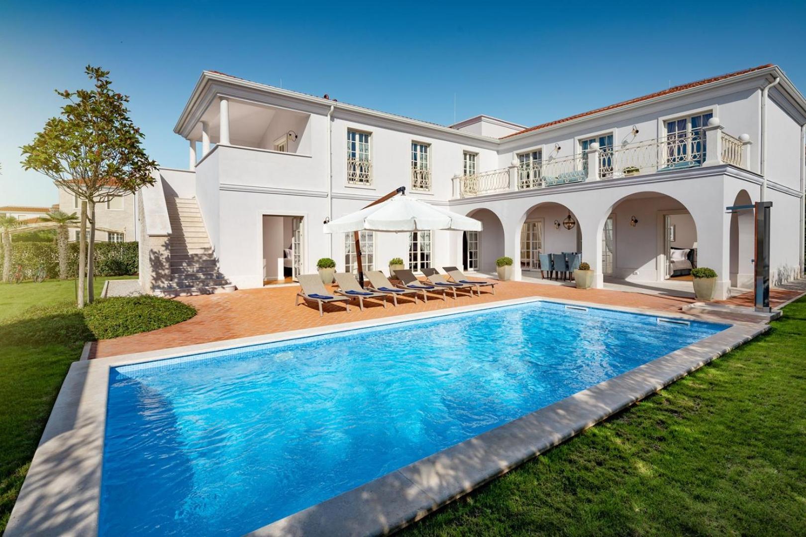 Villa photo 1