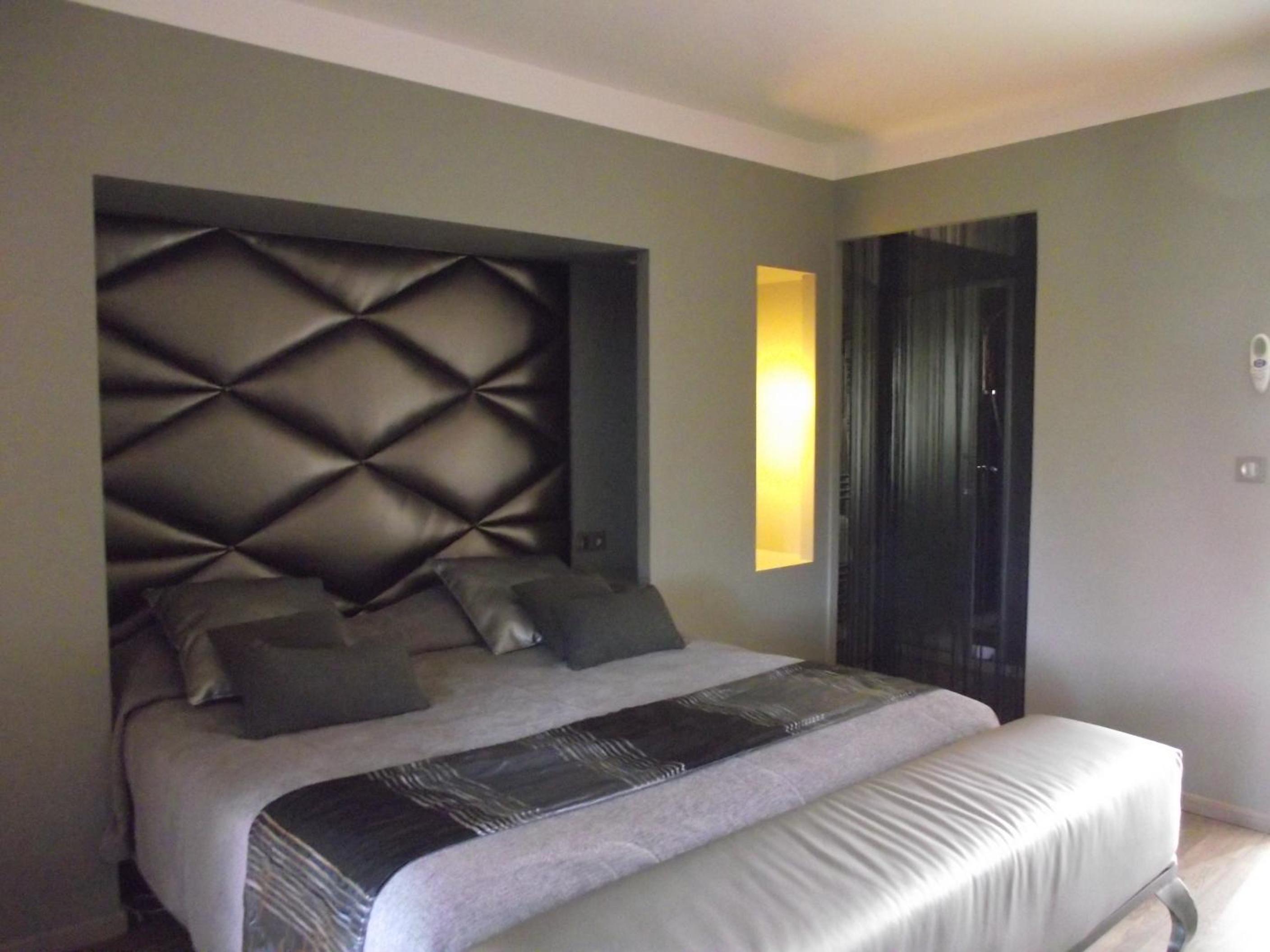 Double Room - First Floor photo 2