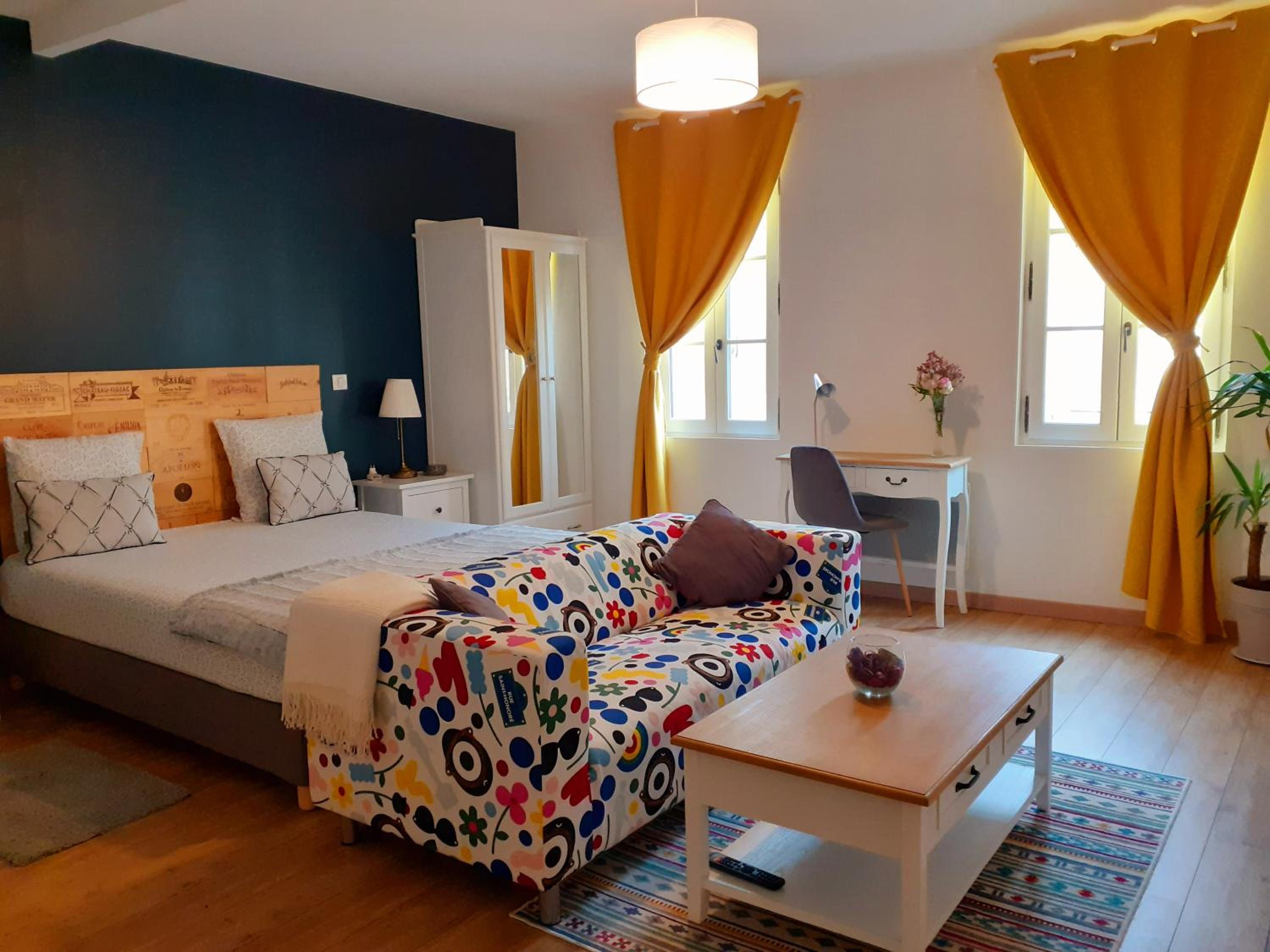 One-Bedroom Apartment - Photo 1