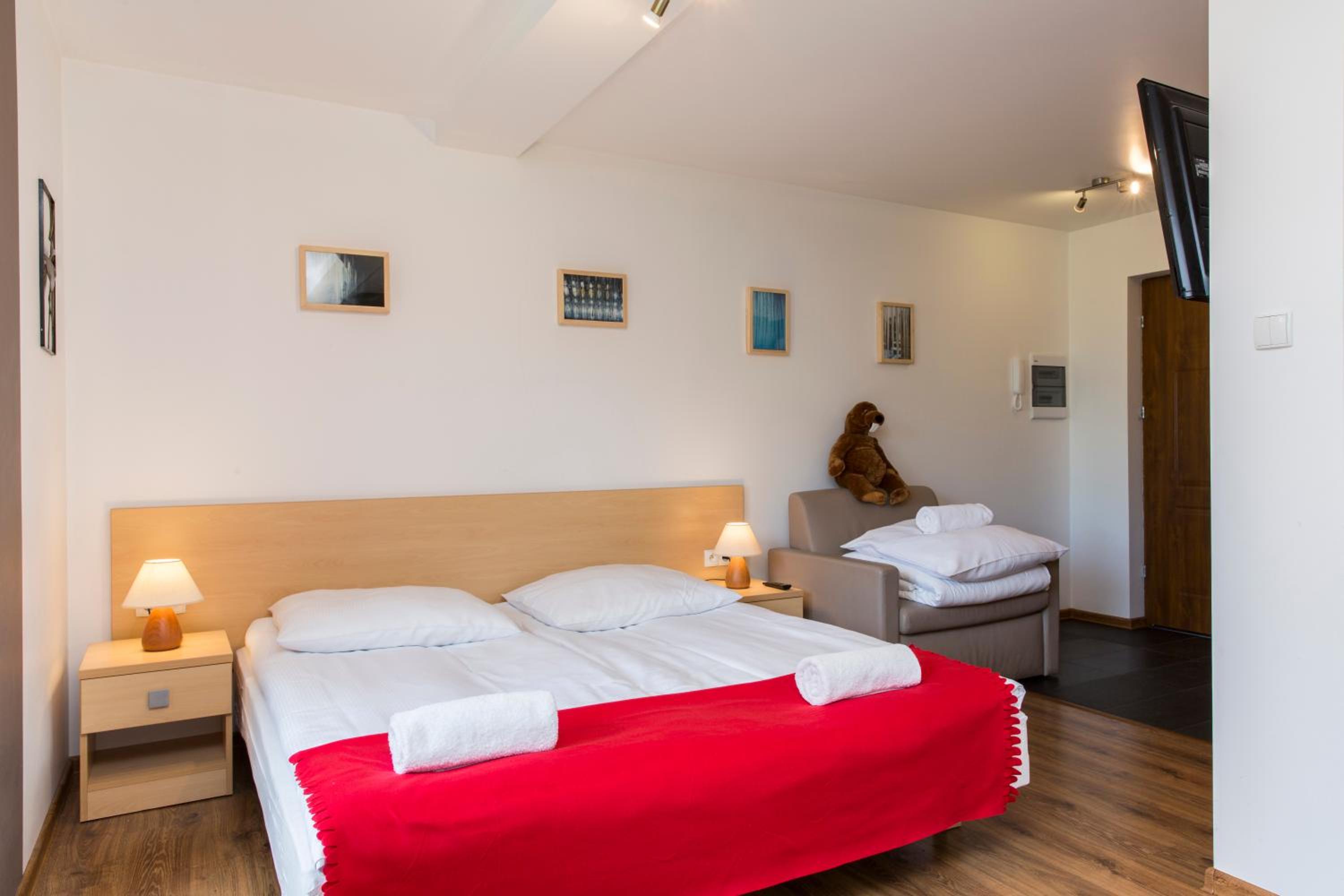 Studio Apartment (3 Adults)
