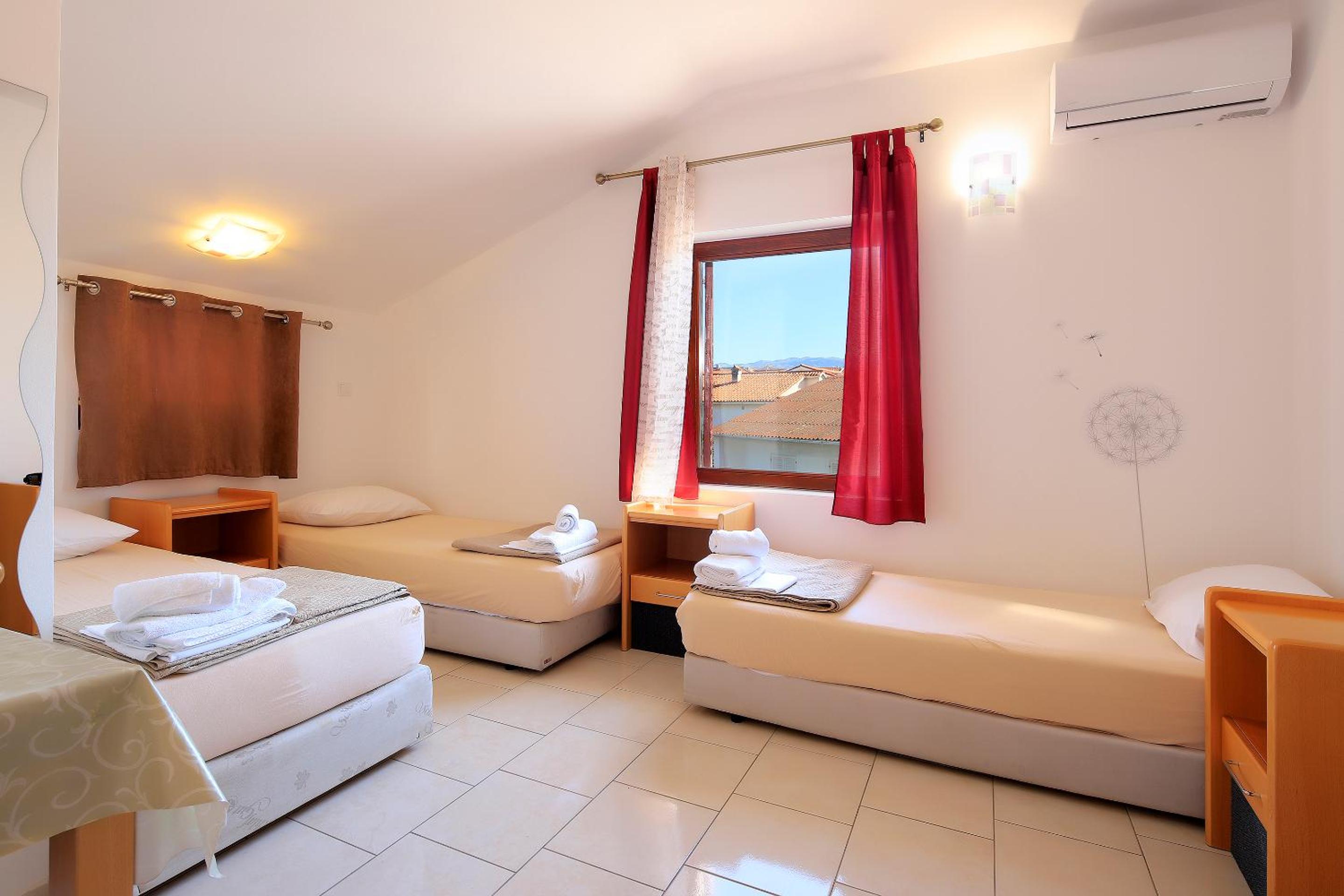 Studio Apartment photo 1