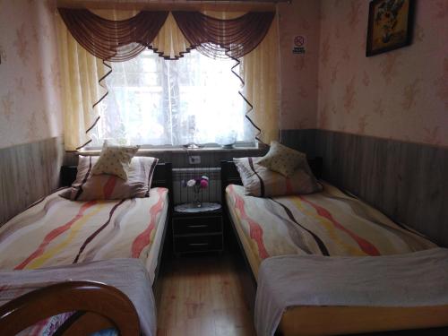 Standard Twin Room with Shared Bathroom photo 2