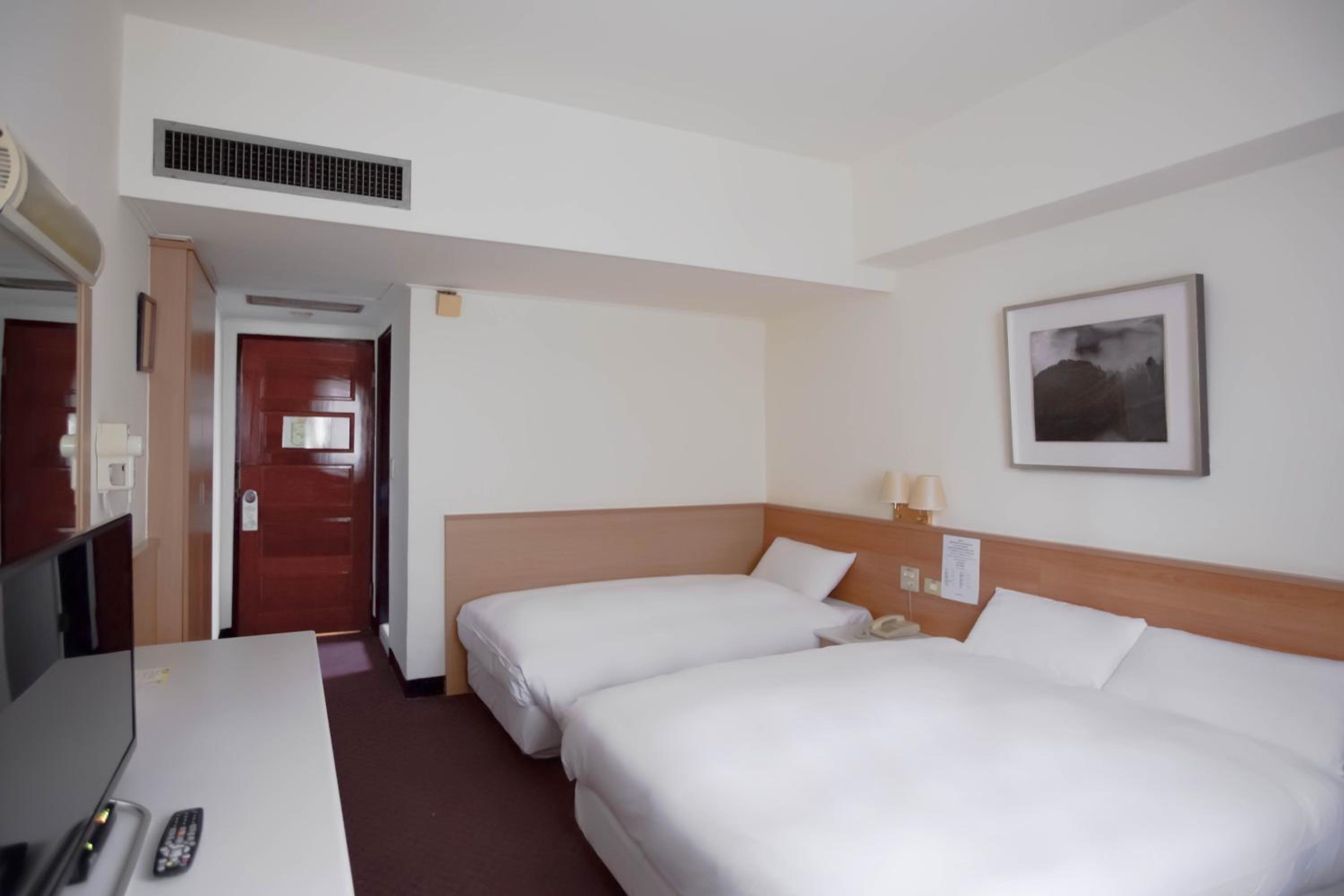 Twin Room with Bath