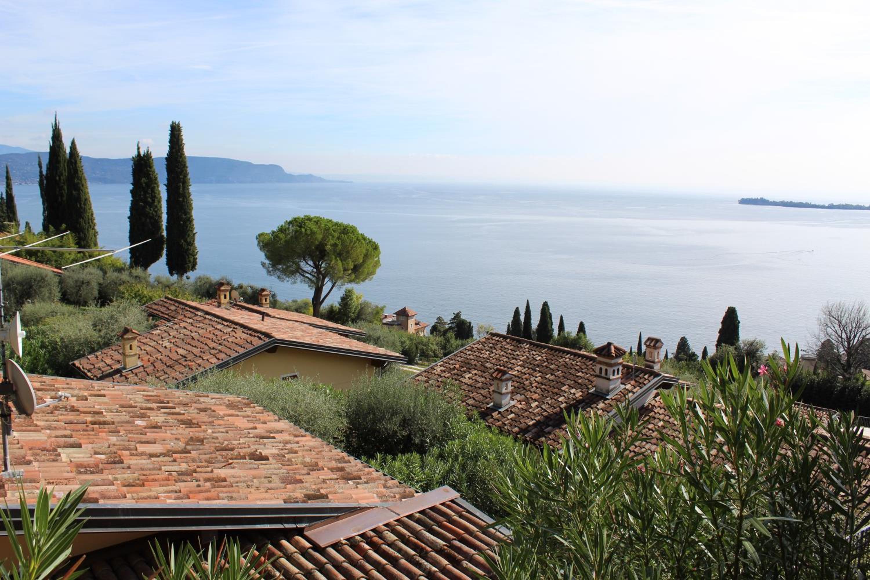 Villa photo 2